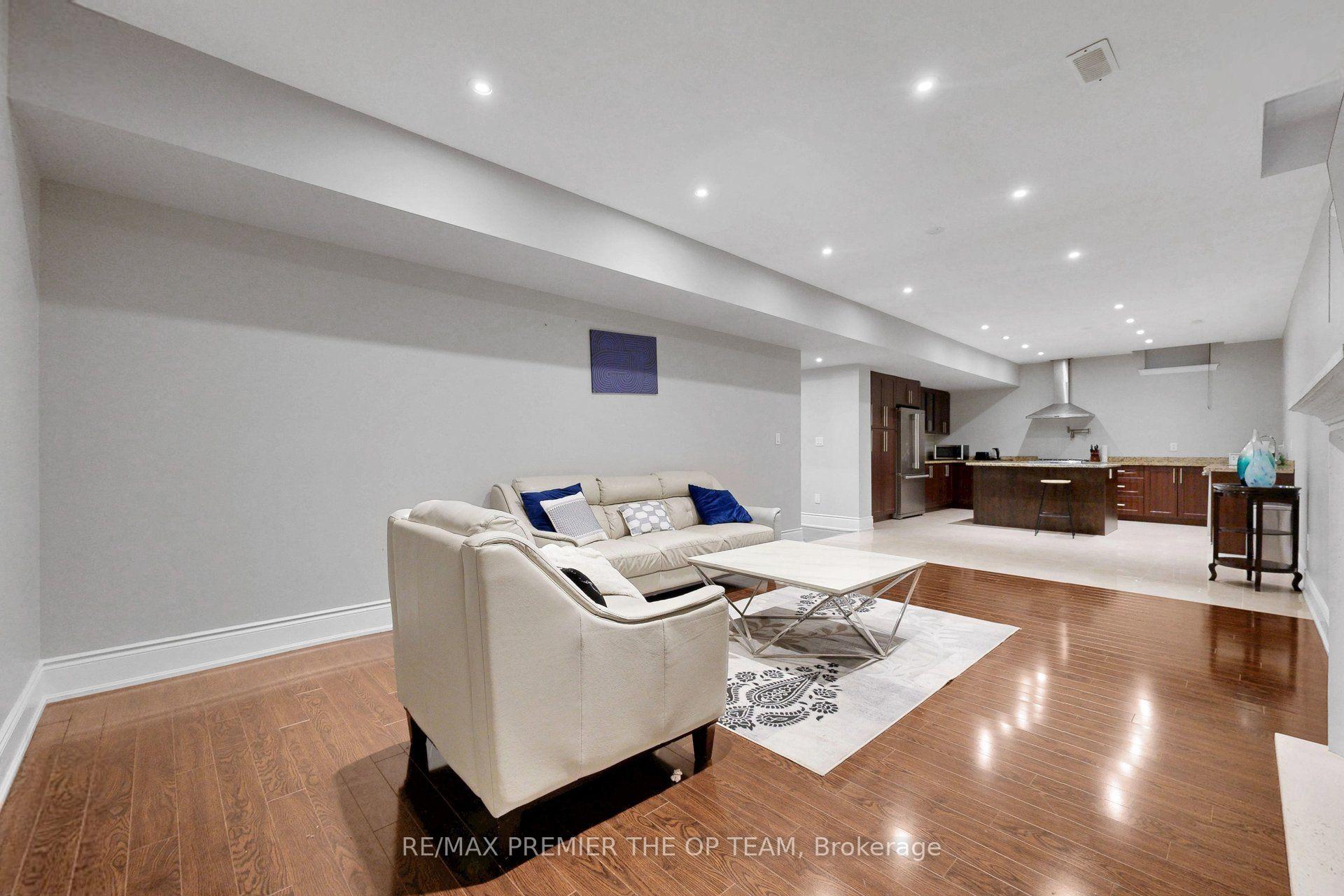Photo 34 of 60 Chesney Crescent, Vaughan, Kleinburg — HOMEH