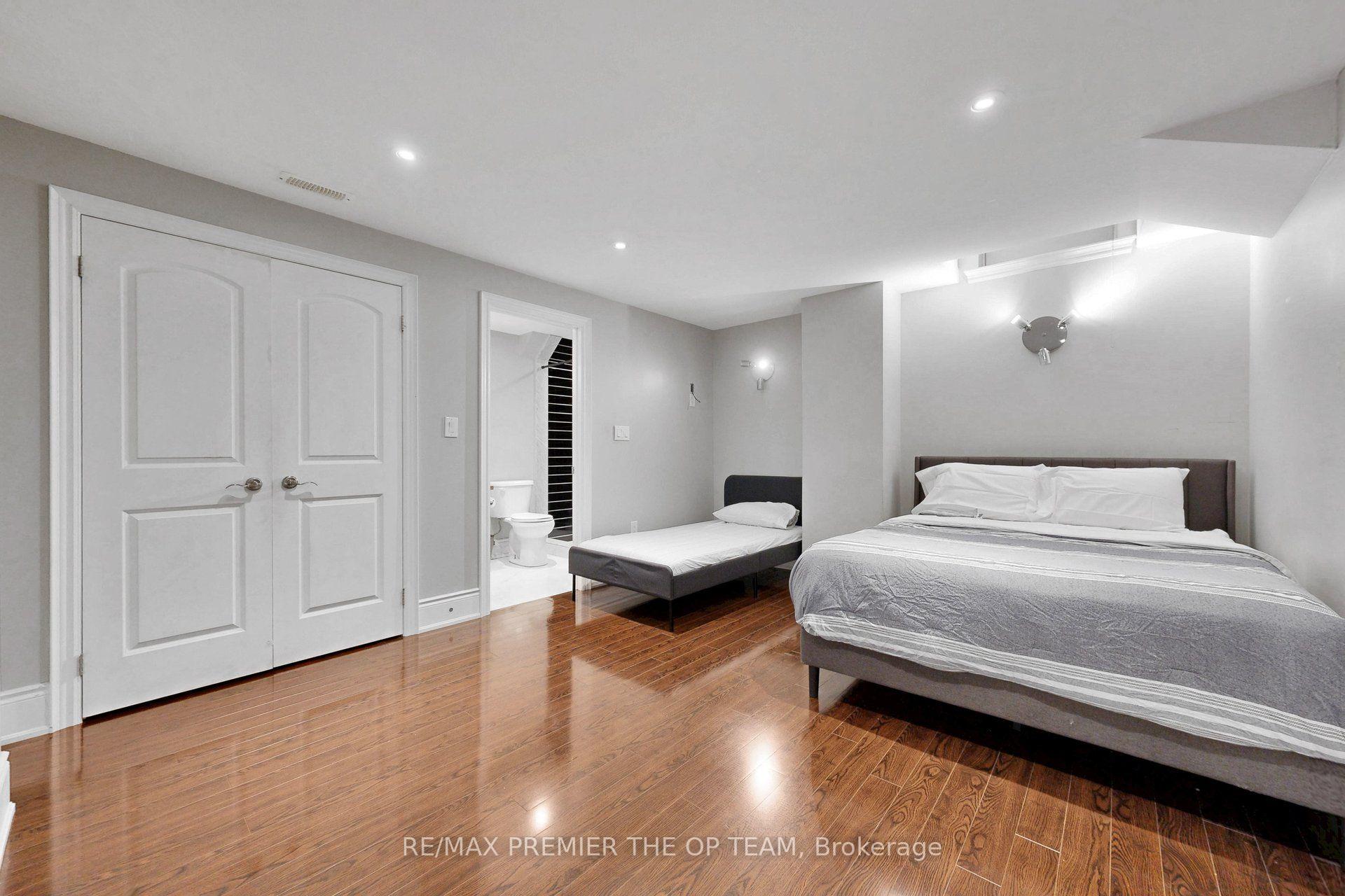 Photo 37 of 60 Chesney Crescent, Vaughan, Kleinburg — HOMEH