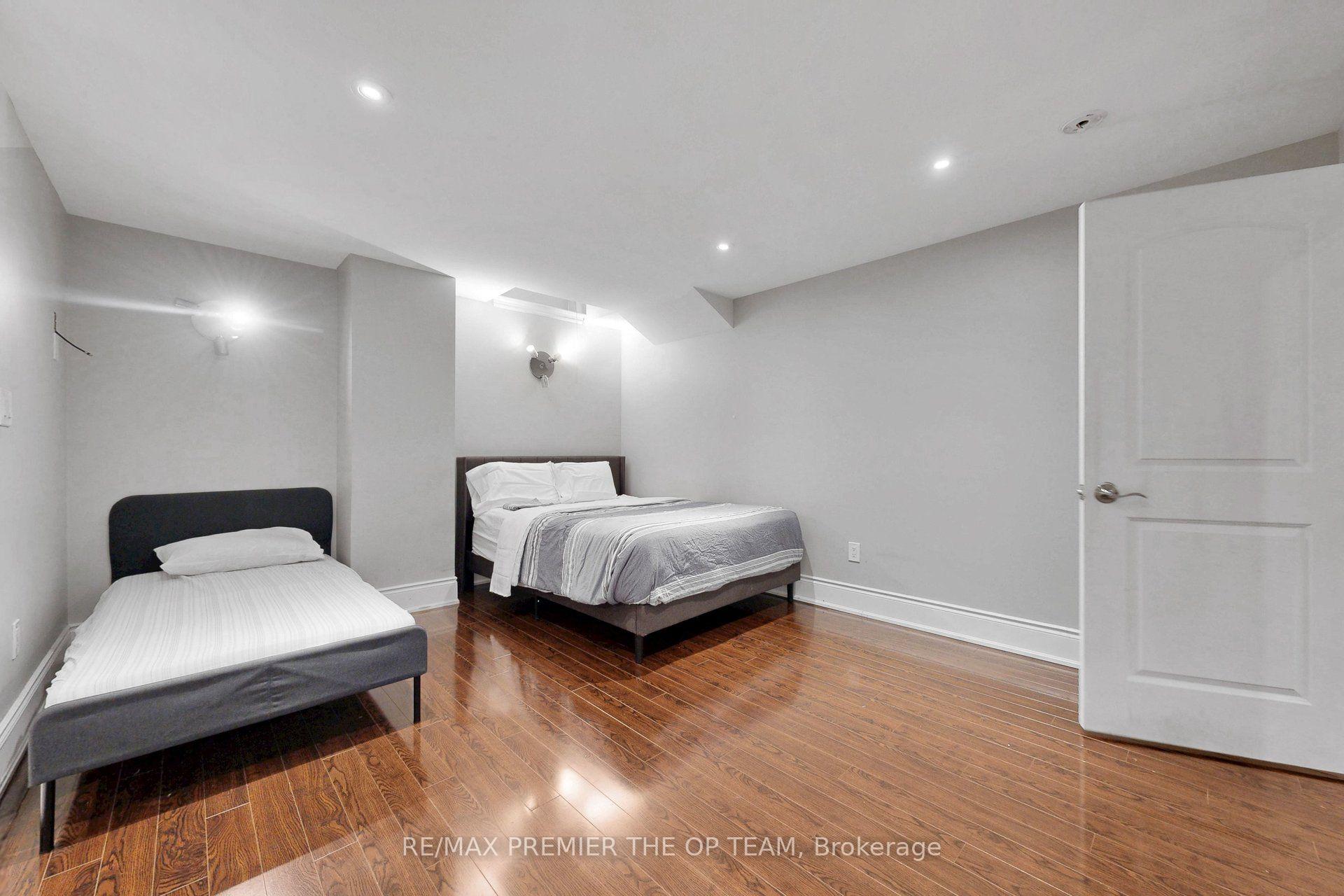 Photo 38 of 60 Chesney Crescent, Vaughan, Kleinburg — HOMEH