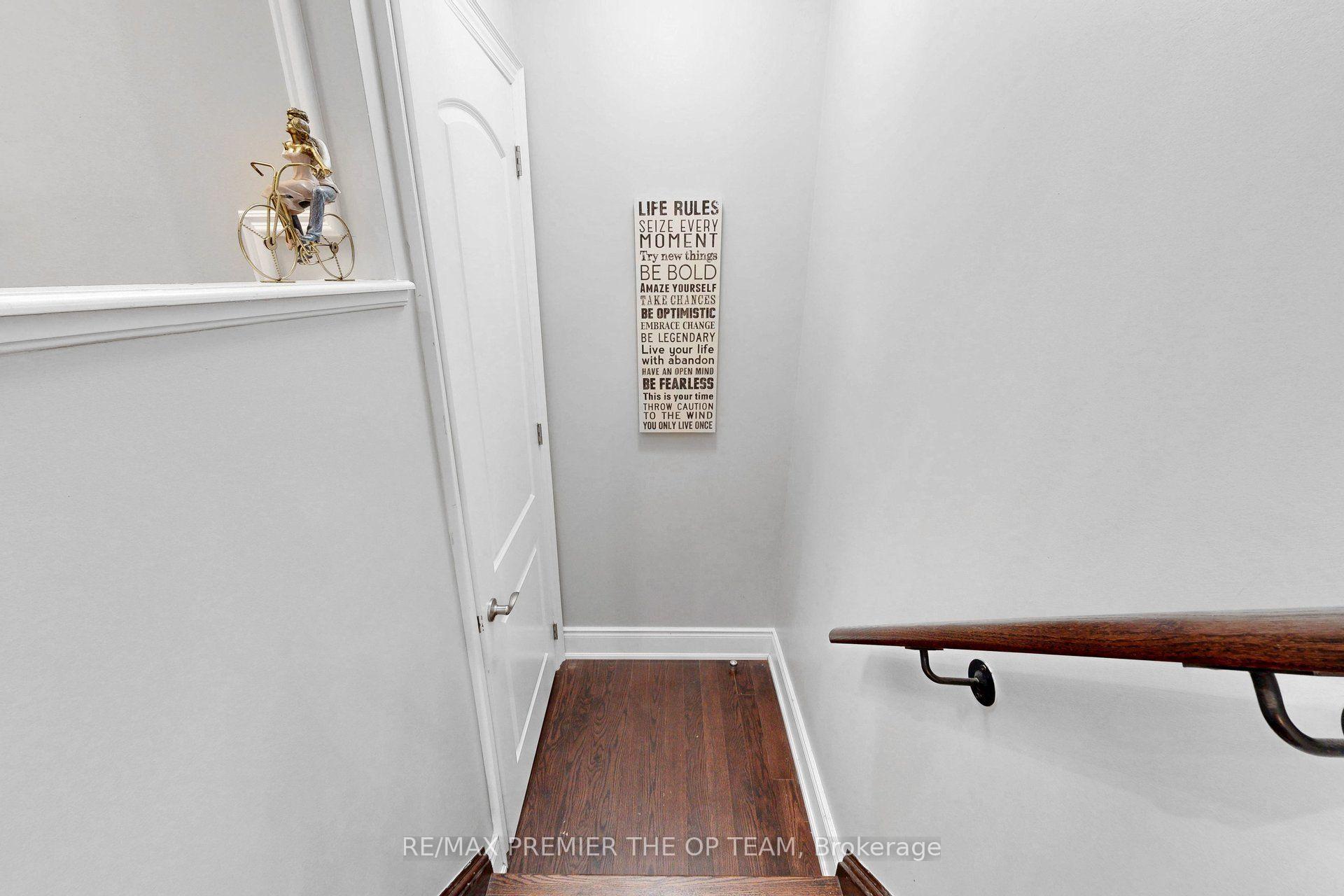 Photo 26 of 60 Chesney Crescent, Vaughan, Kleinburg — HOMEH