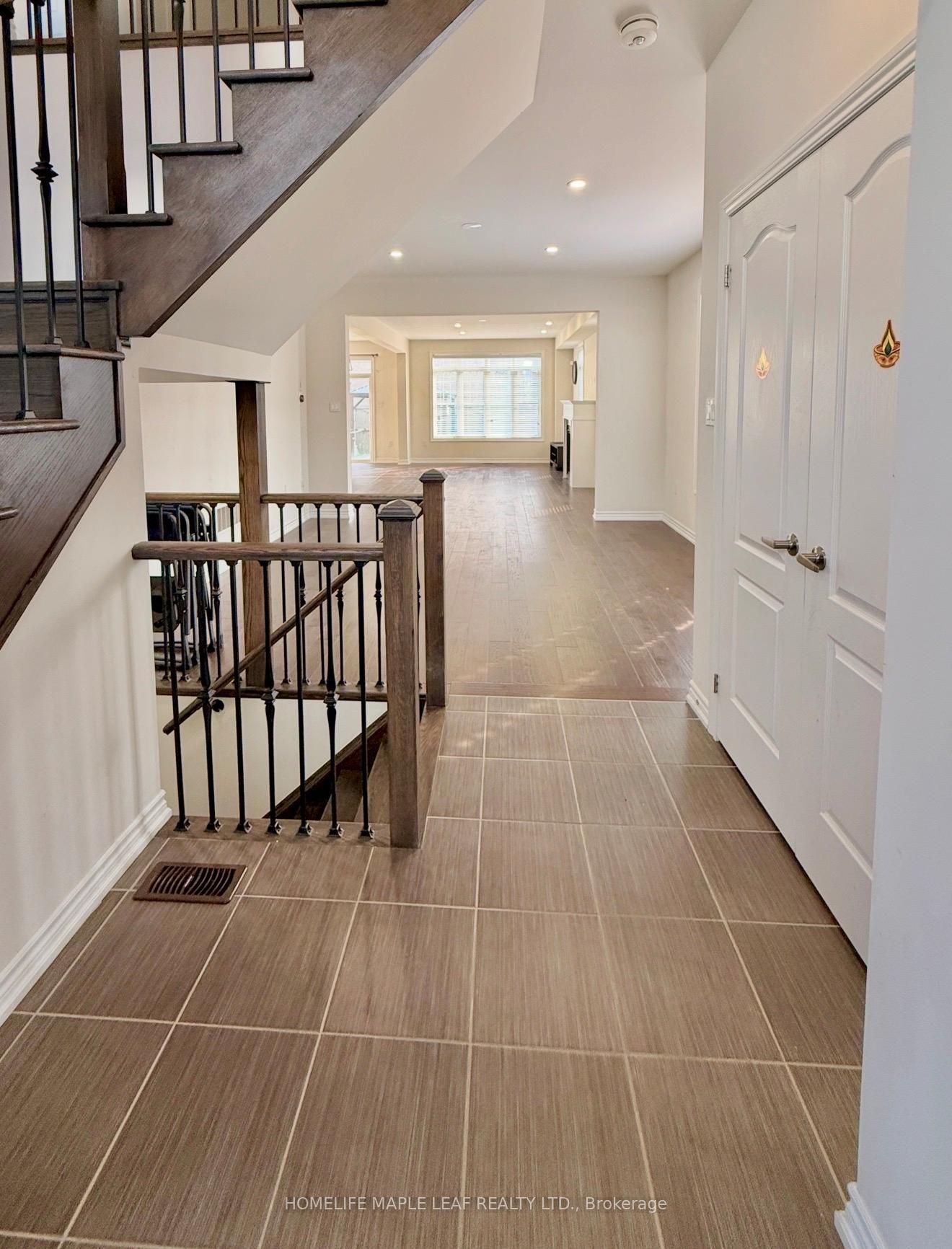 Photo 3 of 67 Dolobram Trail, Brampton, Northwest Brampton — HOMEH