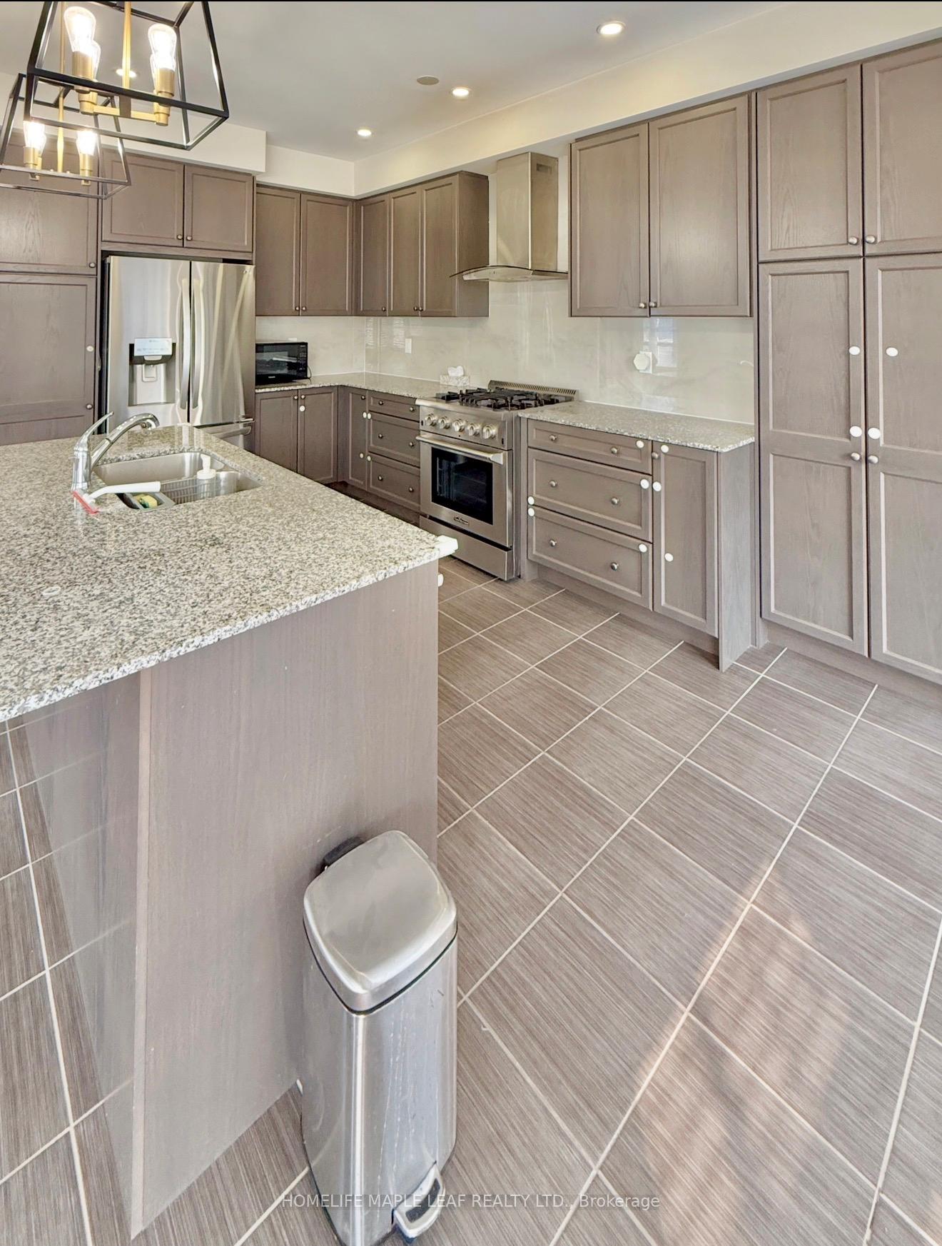 Photo 6 of 67 Dolobram Trail, Brampton, Northwest Brampton — HOMEH