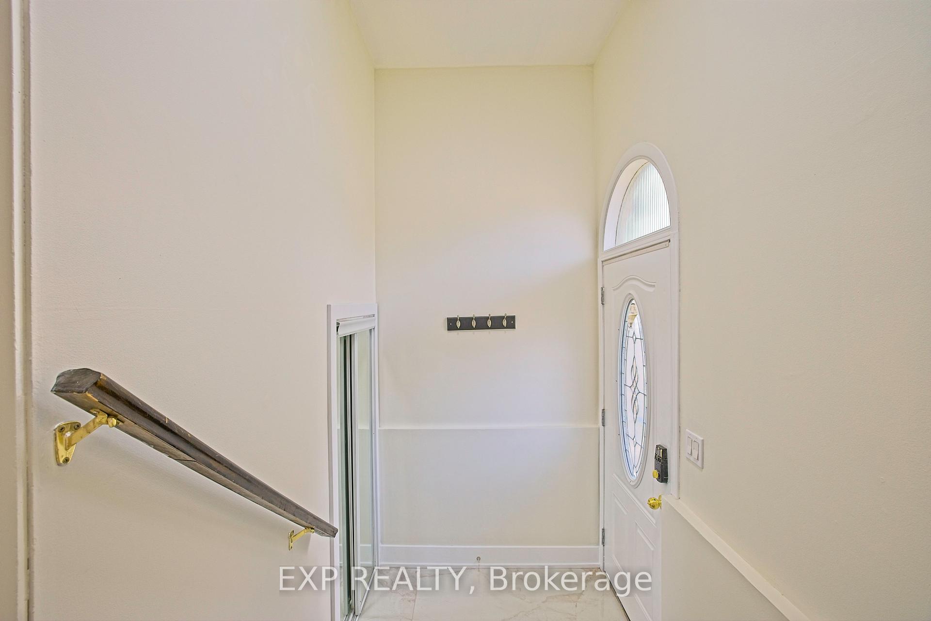 Photo 4 of Unit Upper, 4 Fallway Road, Brampton, Madoc — HOMEH