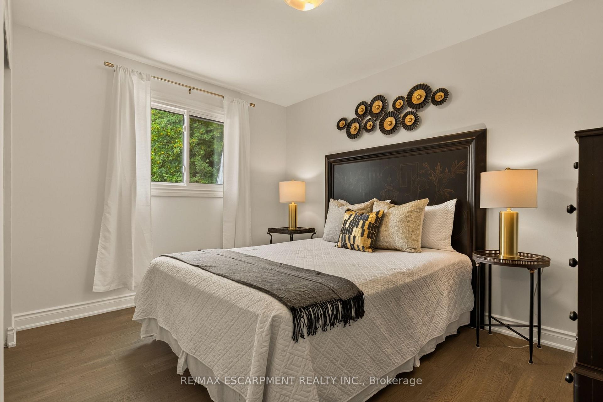 Photo 14 of 9 Fairview Place, Orangeville — HOMEH
