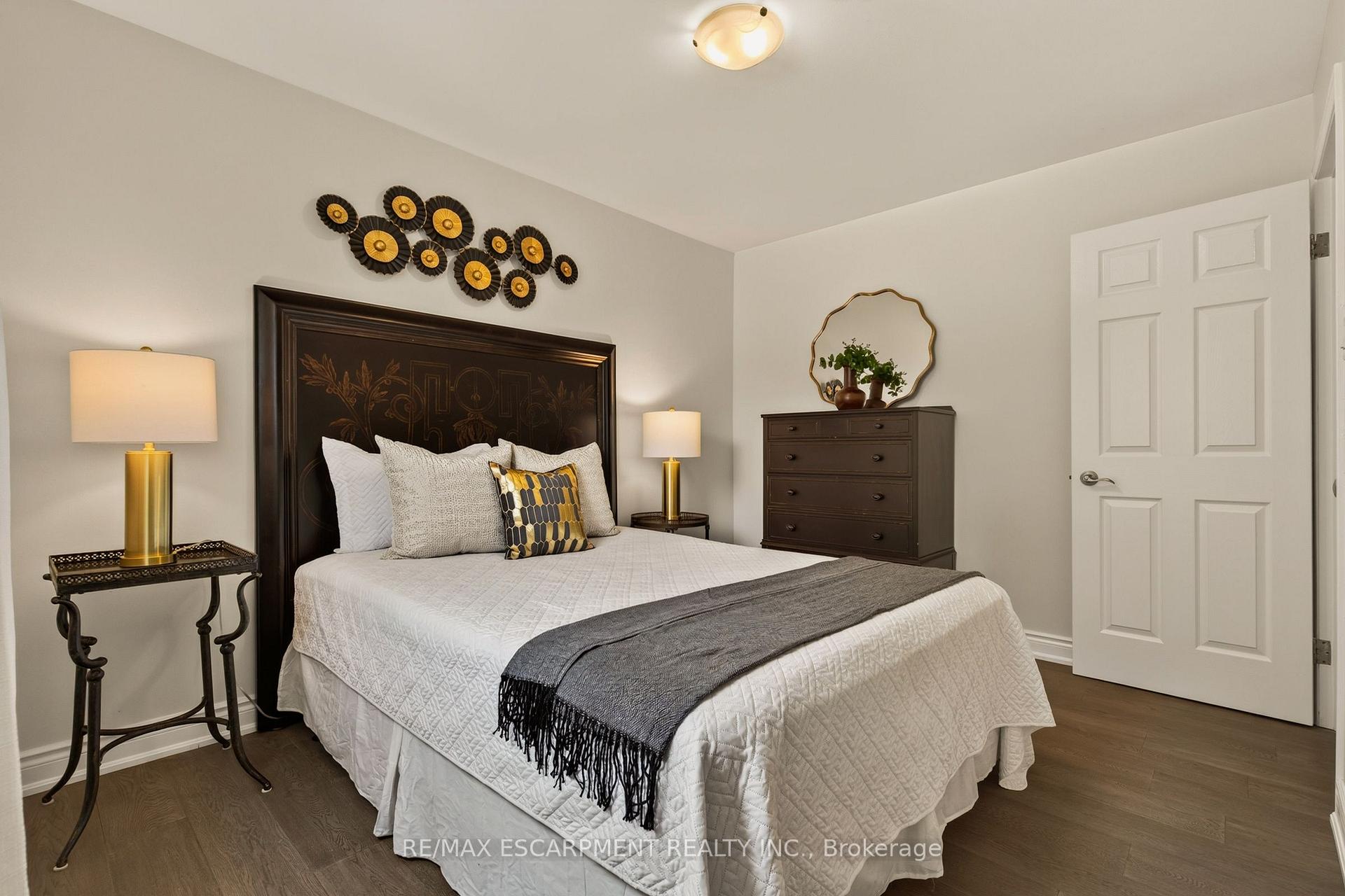 Photo 15 of 9 Fairview Place, Orangeville — HOMEH