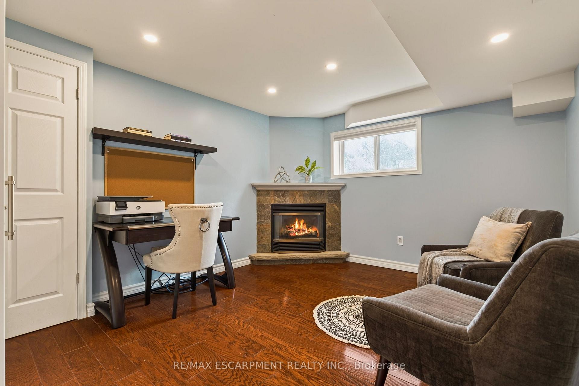 Photo 19 of 9 Fairview Place, Orangeville — HOMEH