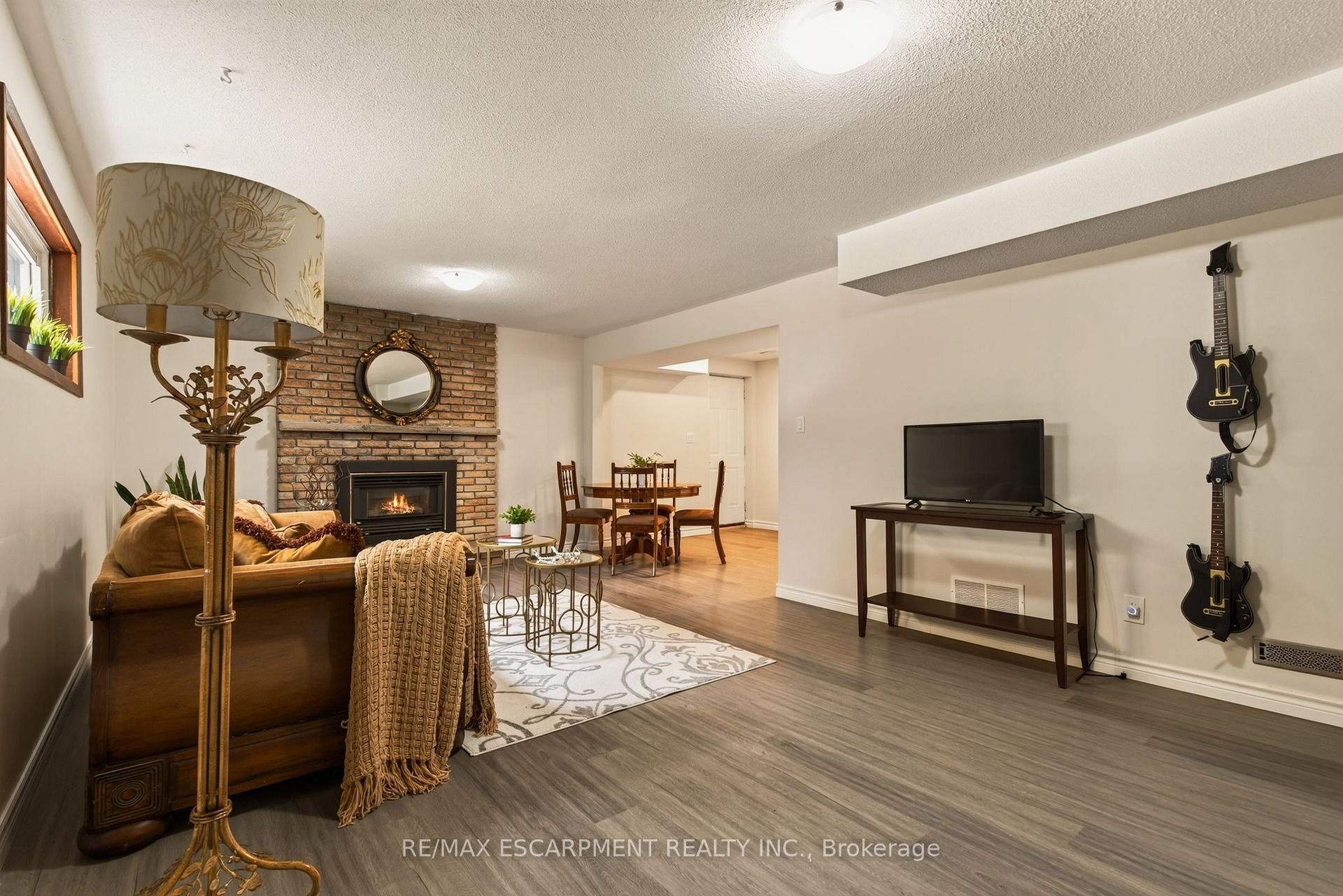 Photo 21 of 9 Fairview Place, Orangeville — HOMEH