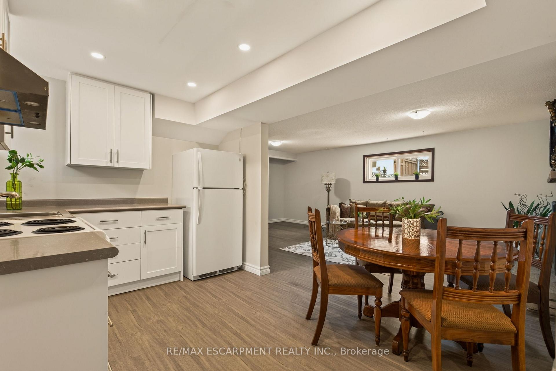 Photo 25 of 9 Fairview Place, Orangeville — HOMEH