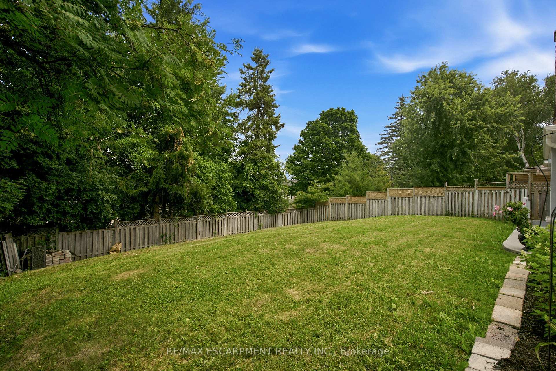 Photo 31 of 9 Fairview Place, Orangeville — HOMEH