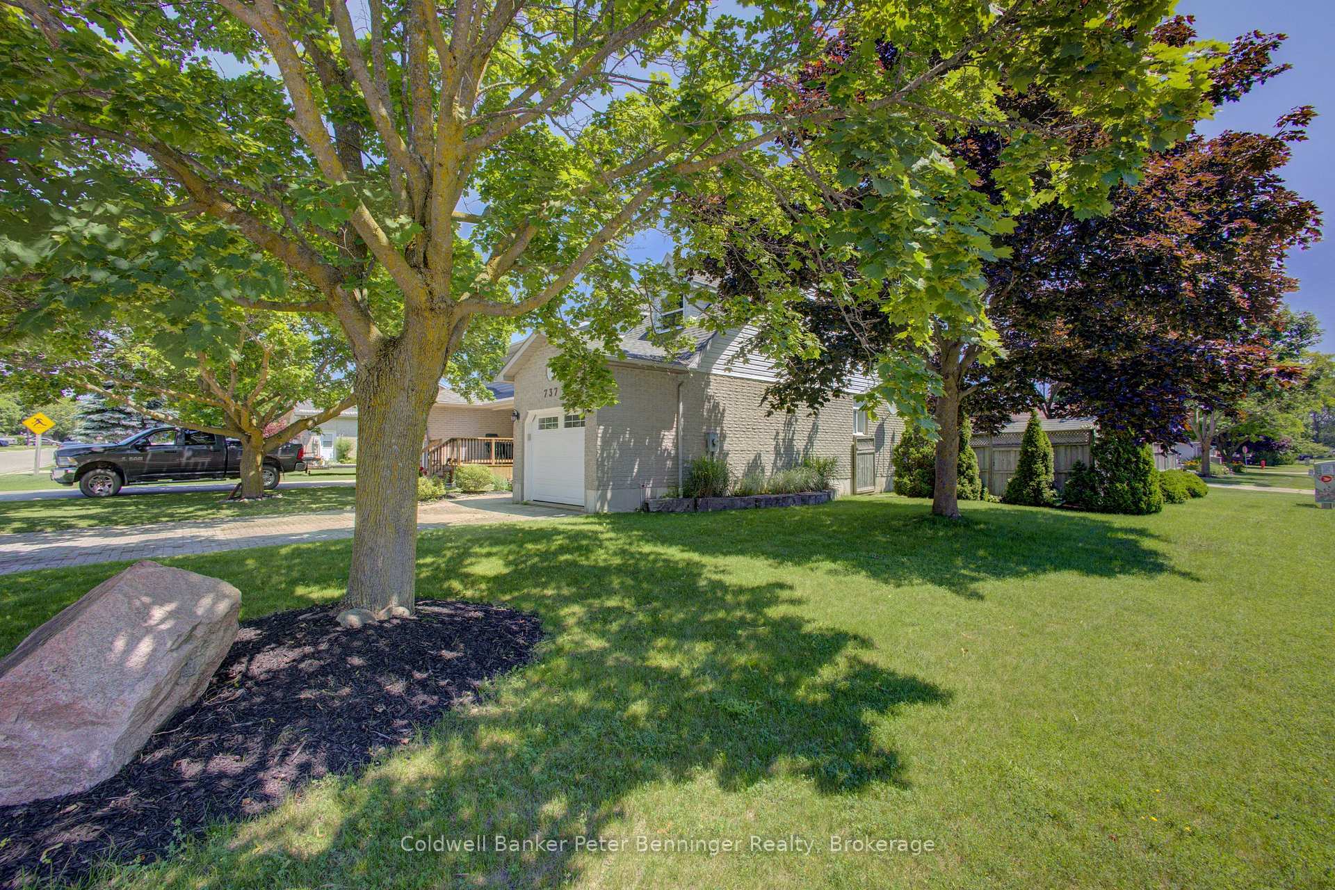 Photo 2 of 737 Mackendrick Drive, Kincardine — HOMEH