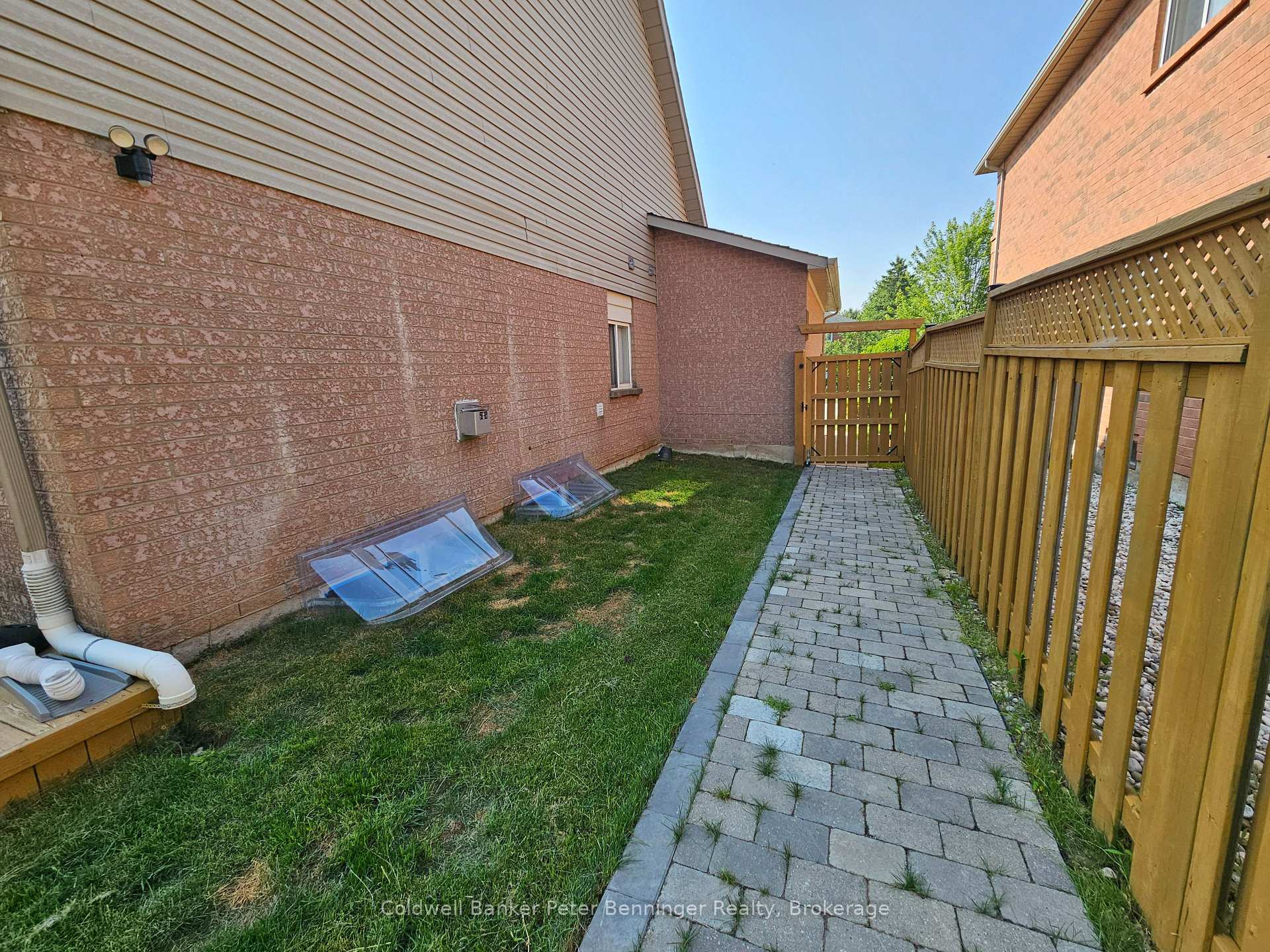 Photo 31 of 20 Bird Court, Cambridge, Clemens Mills/Saginaw — HOMEH