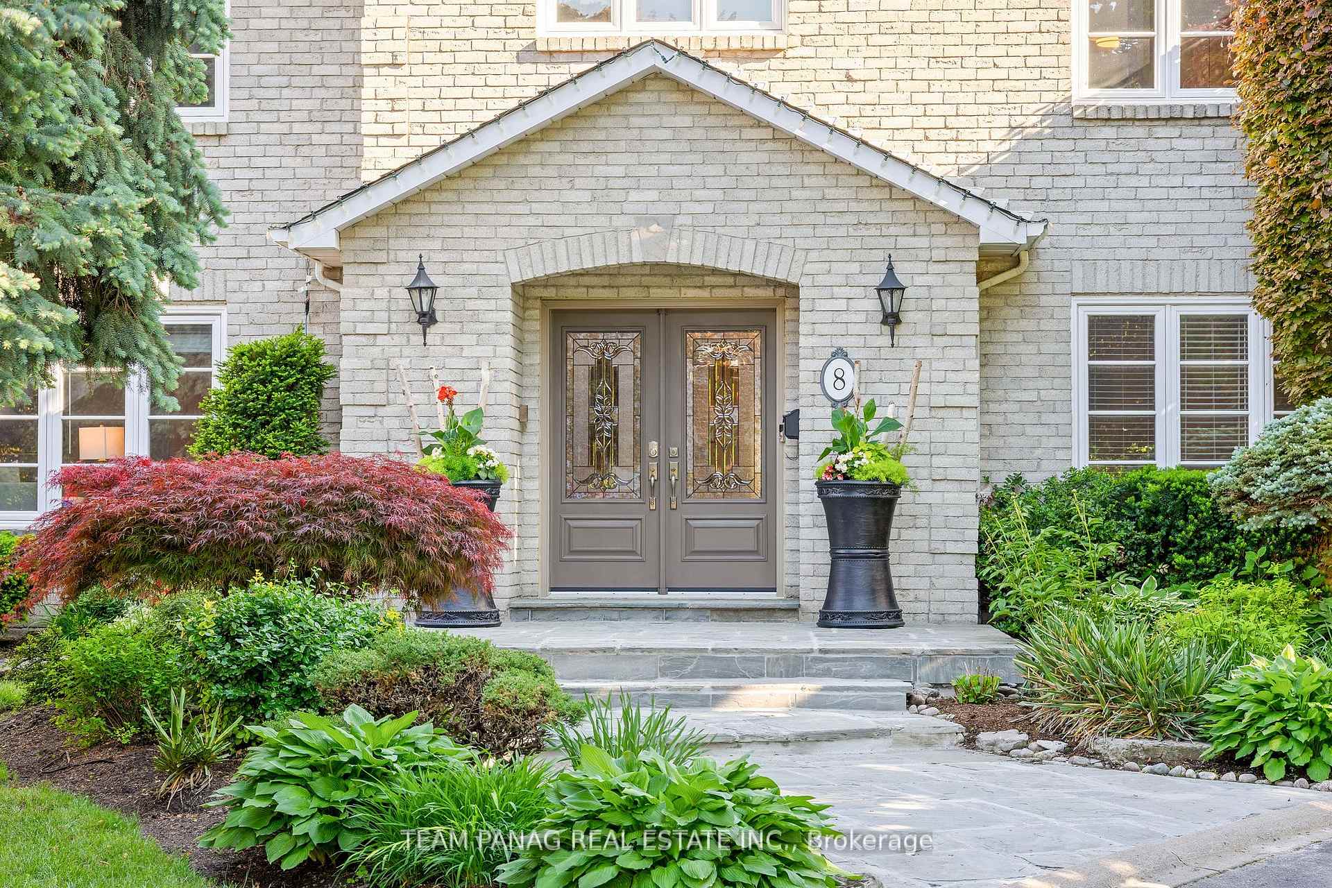 Photo 2 of 8 Enchanted Court, Brampton, Snelgrove — HOMEH