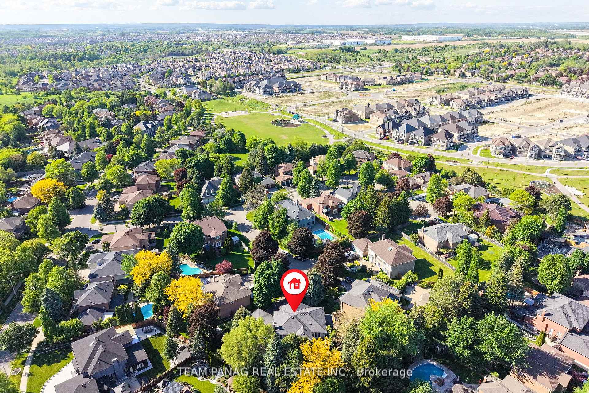 Photo 3 of 8 Enchanted Court, Brampton, Snelgrove — HOMEH