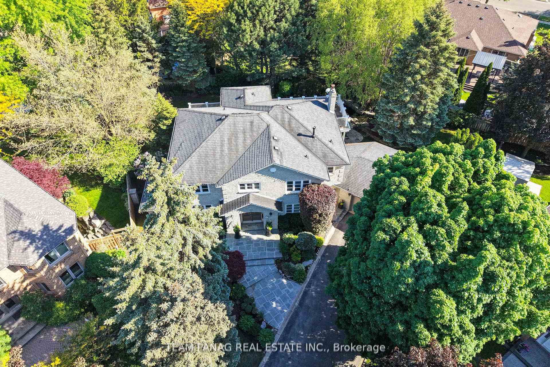 Photo 4 of 8 Enchanted Court, Brampton, Snelgrove — HOMEH