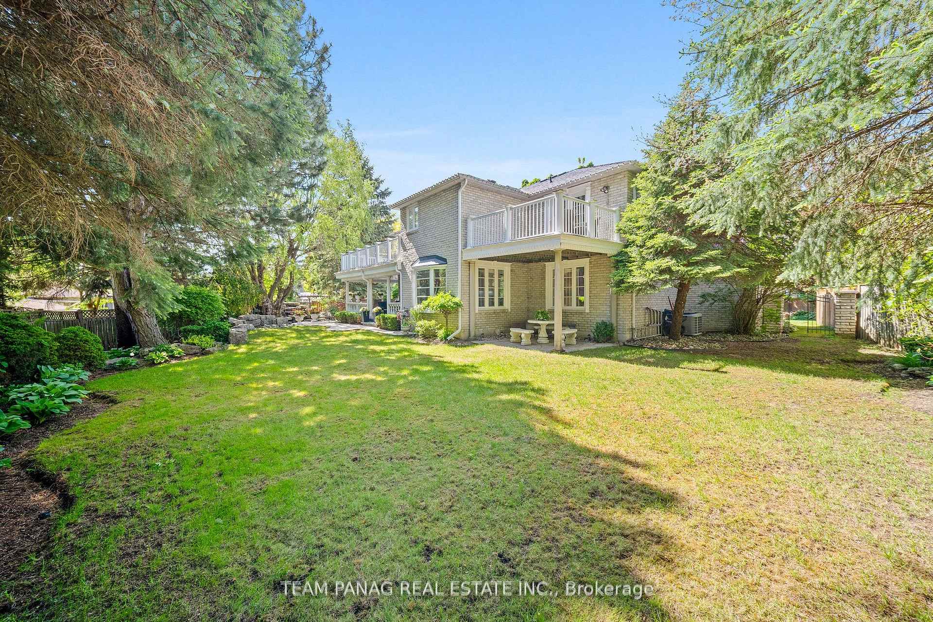 Photo 10 of 8 Enchanted Court, Brampton, Snelgrove — HOMEH