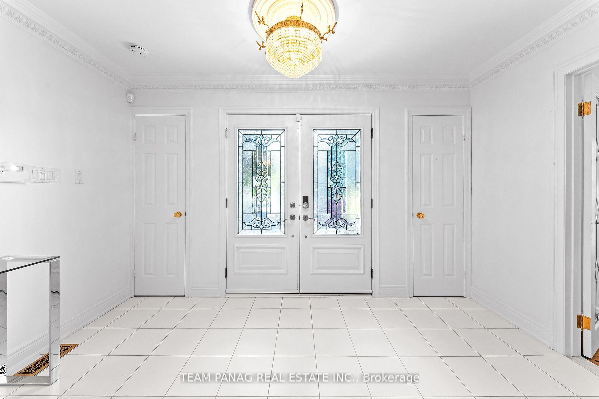 Photo 11 of 8 Enchanted Court, Brampton, Snelgrove — HOMEH