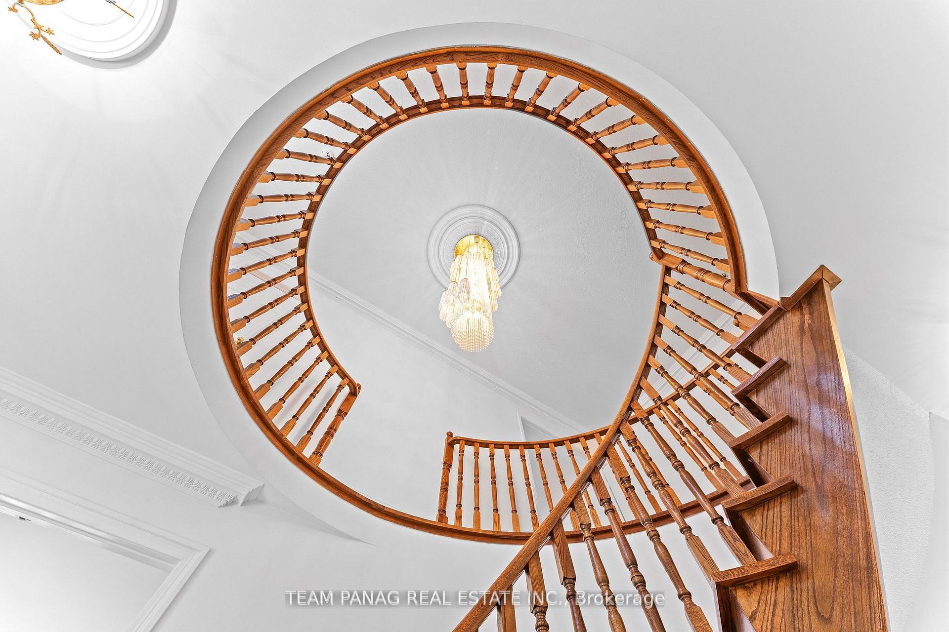 Photo 25 of 8 Enchanted Court, Brampton, Snelgrove — HOMEH