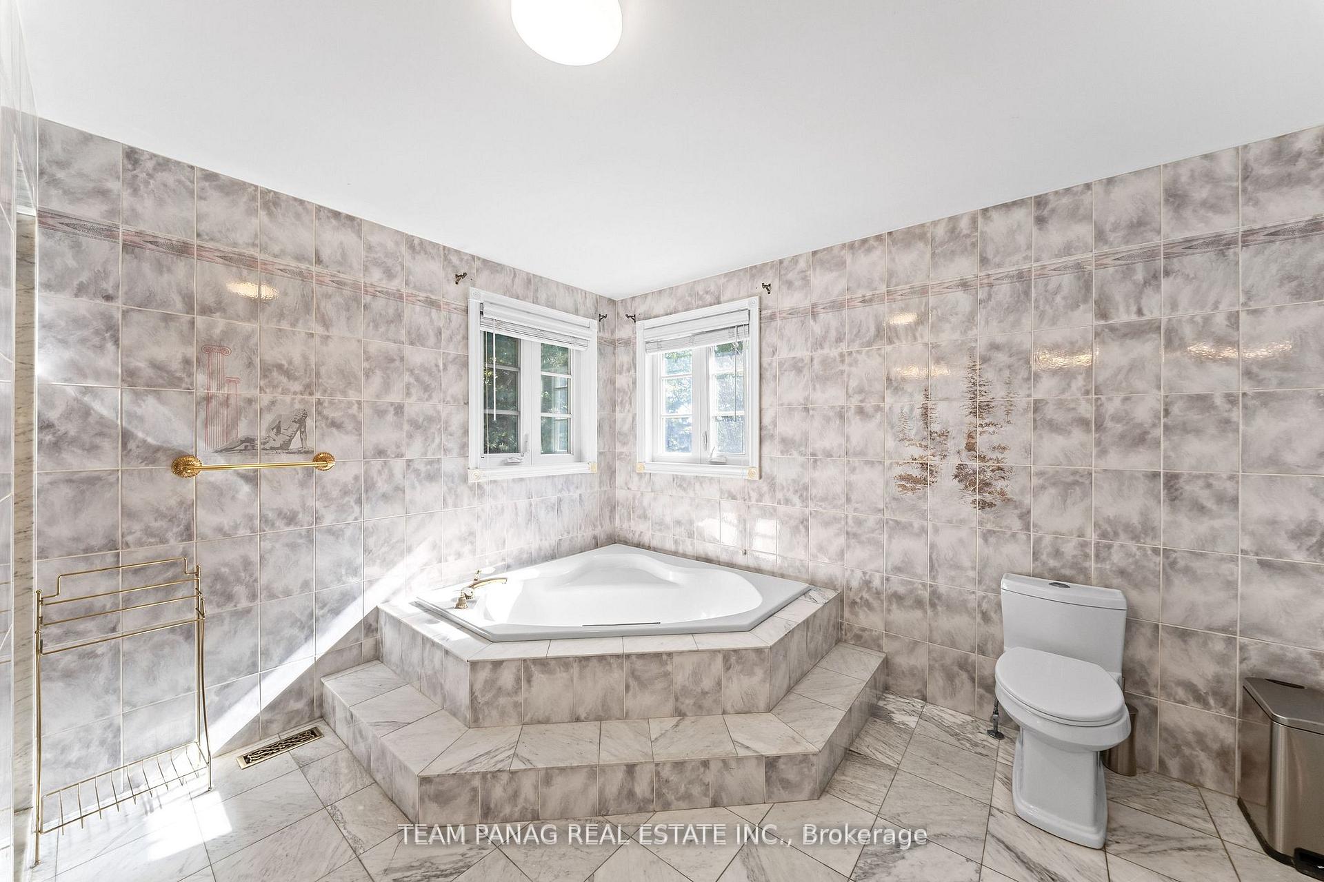 Photo 32 of 8 Enchanted Court, Brampton, Snelgrove — HOMEH