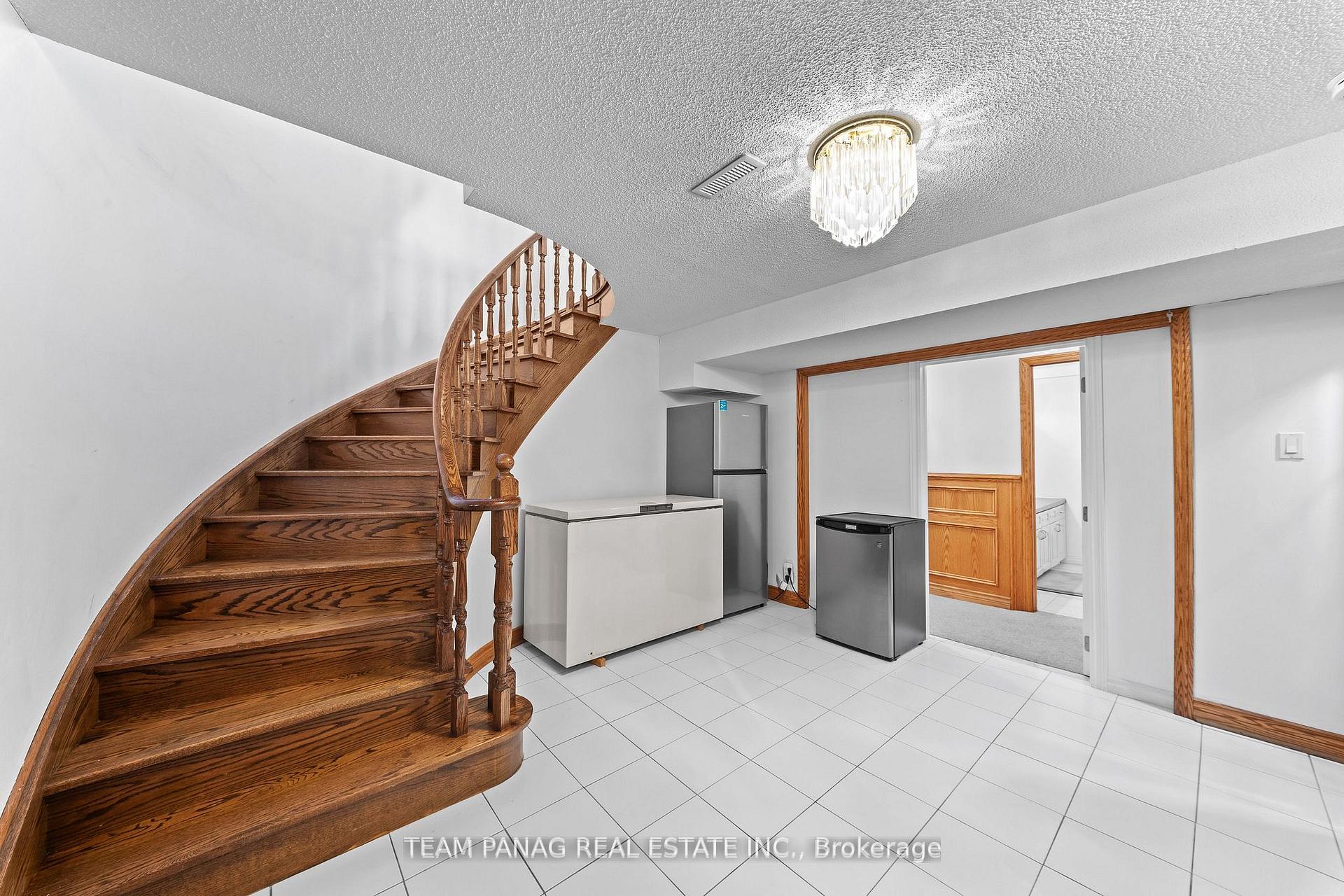 Photo 40 of 8 Enchanted Court, Brampton, Snelgrove — HOMEH