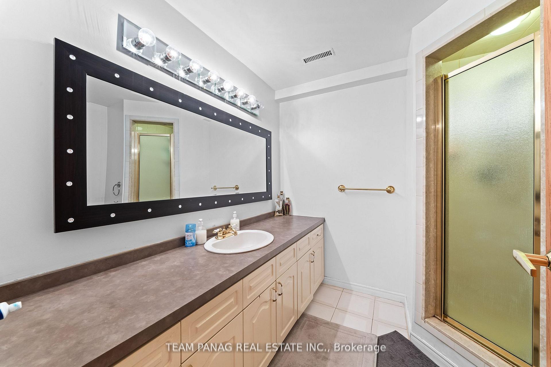 Photo 43 of 8 Enchanted Court, Brampton, Snelgrove — HOMEH