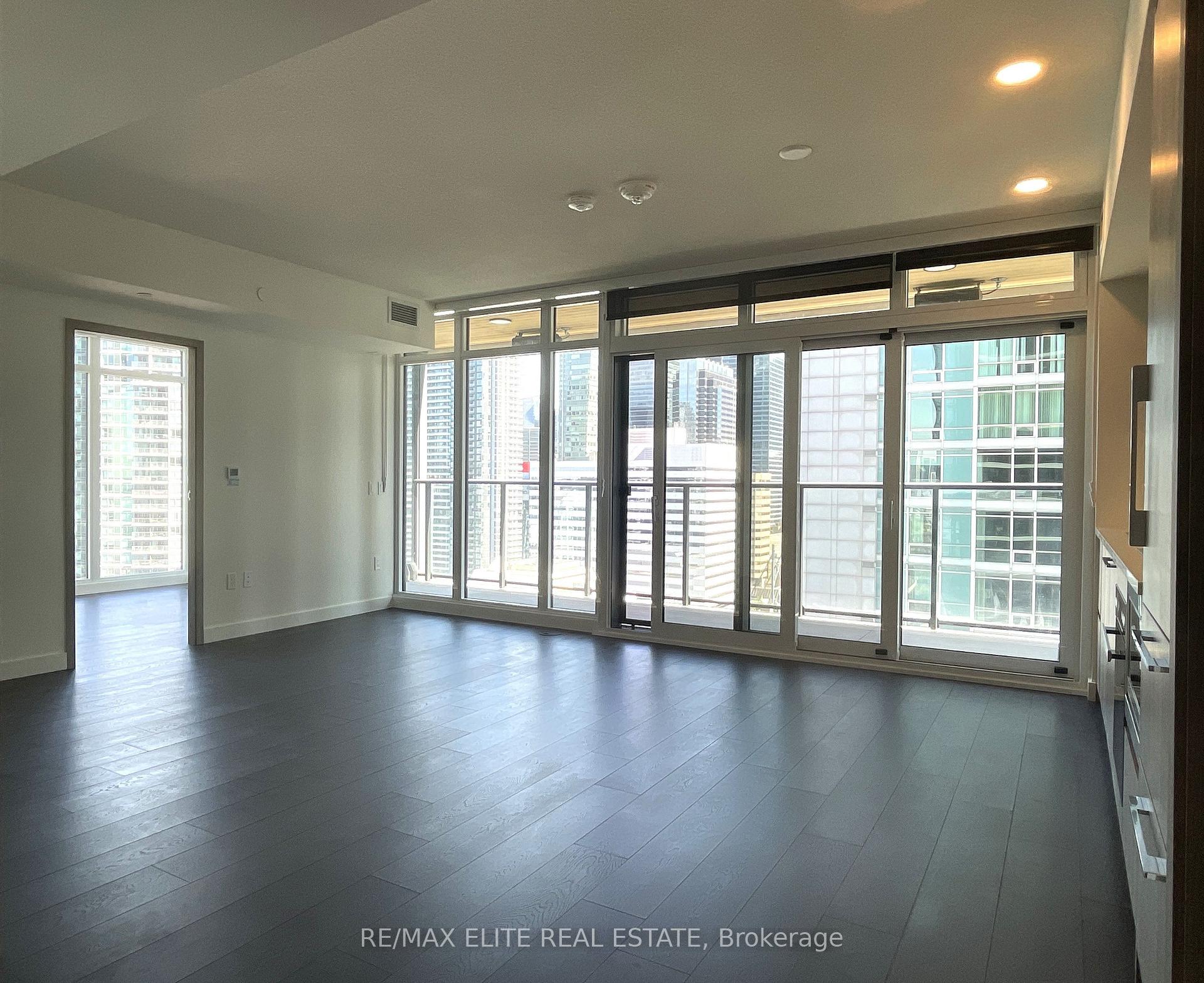 Photo 2 of Unit 2103, 1 Concord Cityplace Way, Toronto, Waterfront Communities — HOMEH