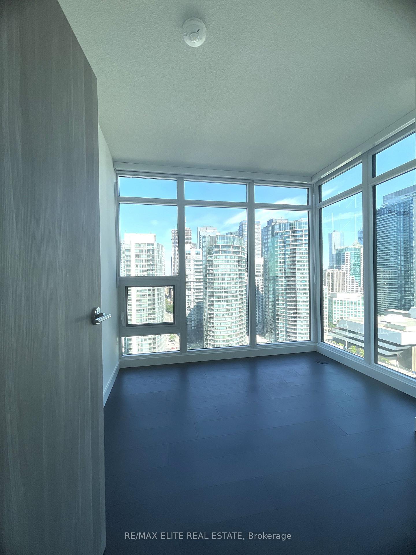 Photo 4 of Unit 2103, 1 Concord Cityplace Way, Toronto, Waterfront Communities — HOMEH
