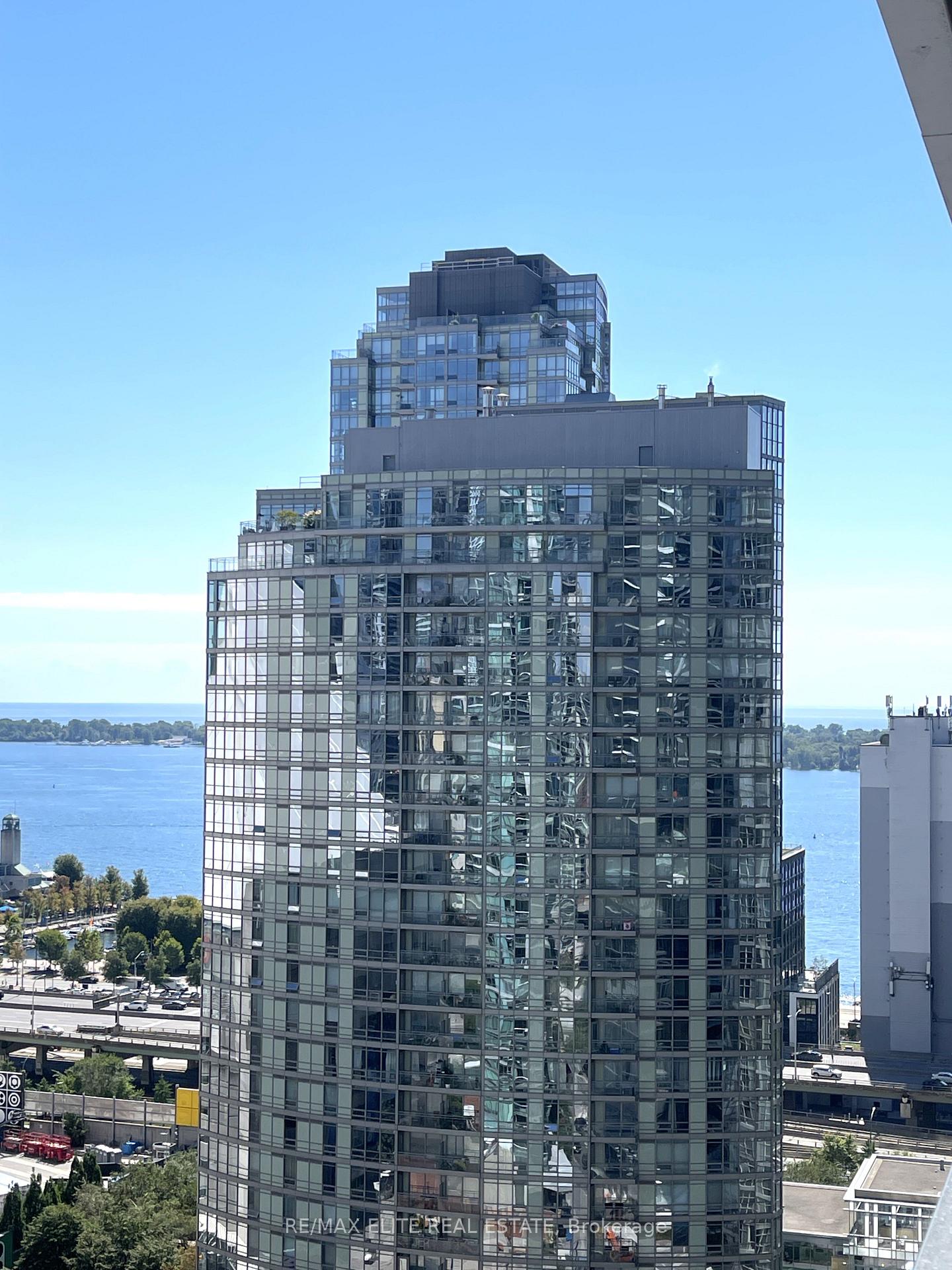 Photo 12 of Unit 2103, 1 Concord Cityplace Way, Toronto, Waterfront Communities — HOMEH