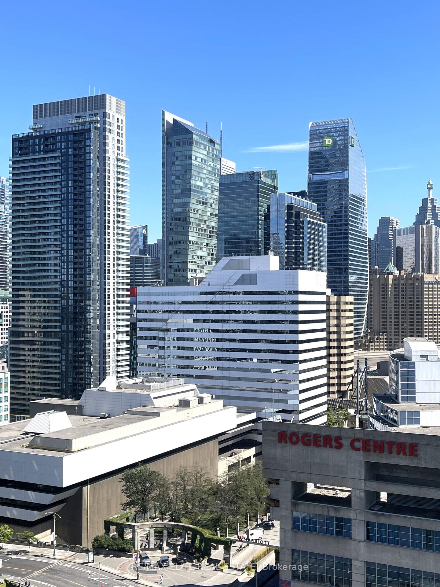 Photo 13 of Unit 2103, 1 Concord Cityplace Way, Toronto, Waterfront Communities — HOMEH