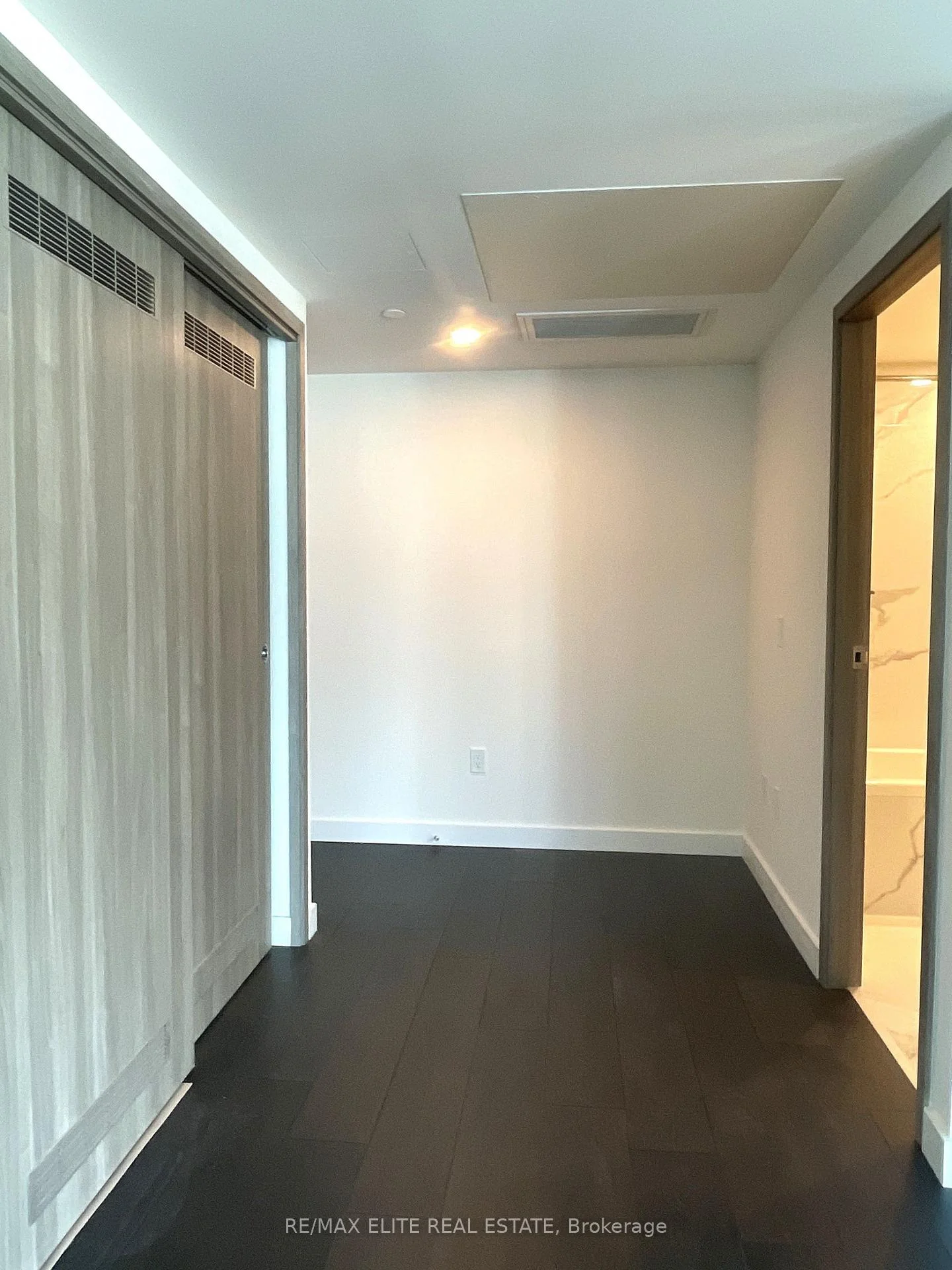 Photo 5 of Unit 2103, 1 Concord Cityplace Way, Toronto, Waterfront Communities — HOMEH