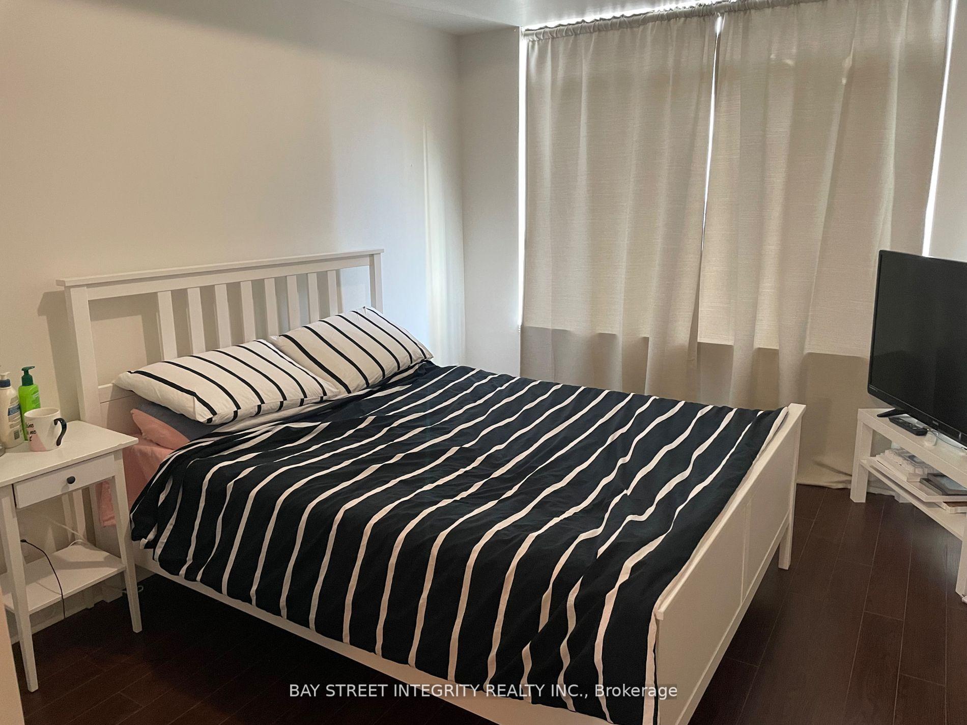 Photo 5 of Unit 215, 151 Upper Duke Crescent, Markham, Unionville — HOMEH