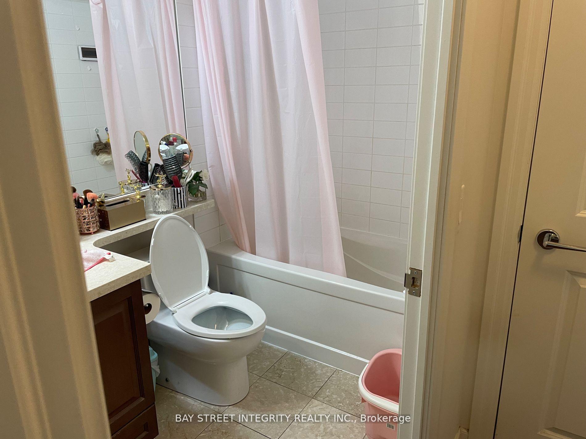 Photo 9 of Unit 215, 151 Upper Duke Crescent, Markham, Unionville — HOMEH