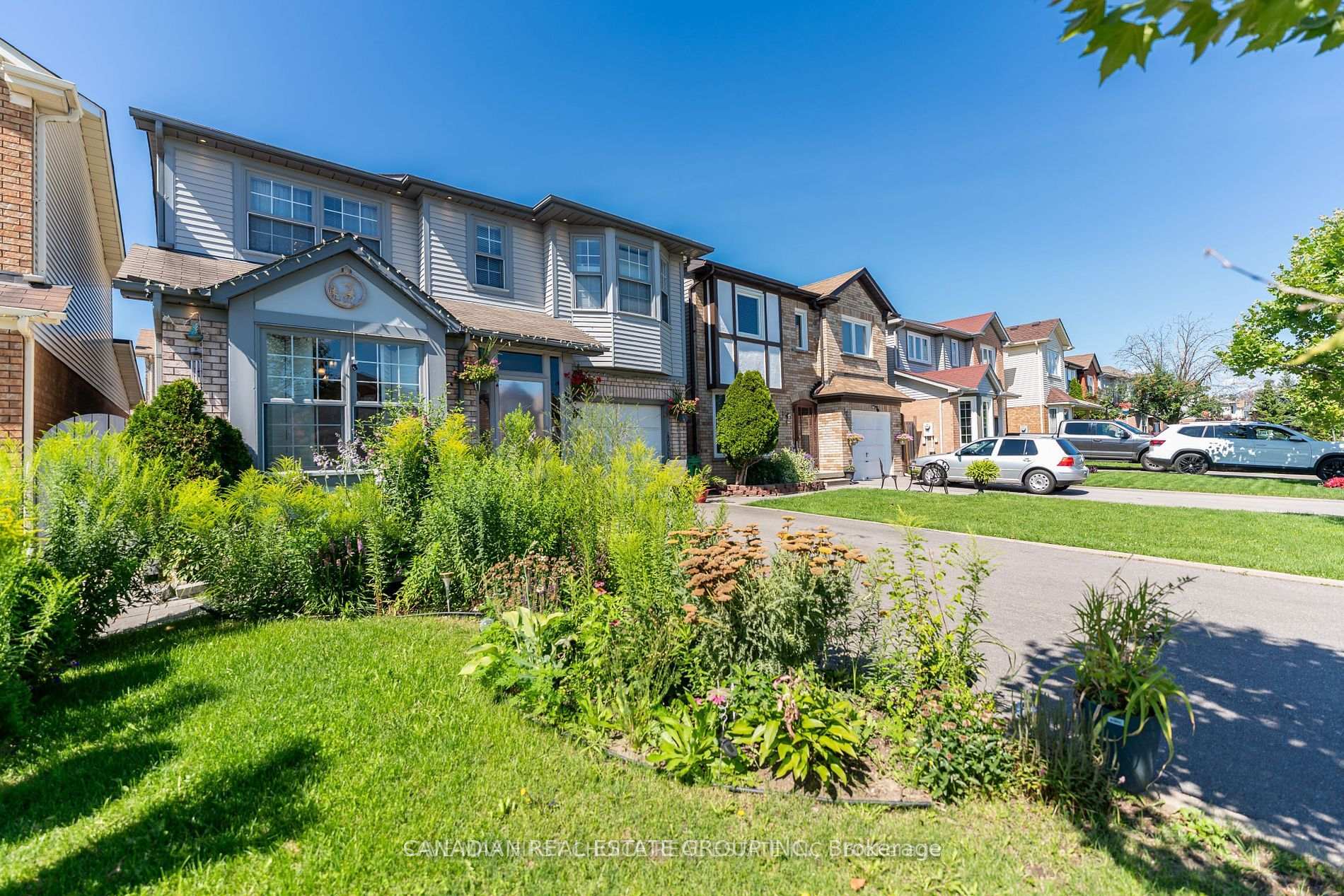 Photo 3 of 10 Chipmunk Crescent, Brampton, Sandringham-Wellington — HOMEH