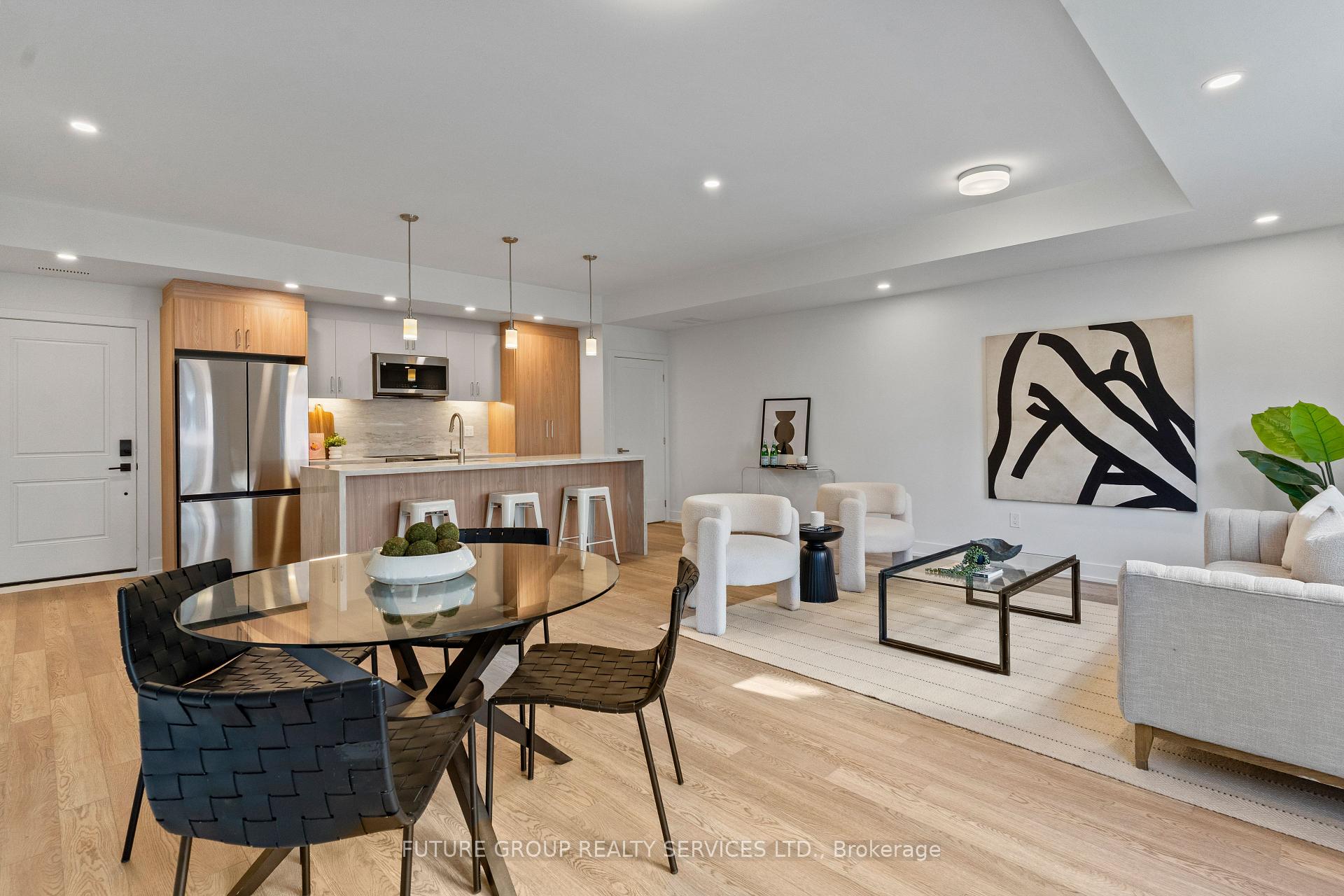 Front of Unit Unit 5, 86 Kenwood Avenue