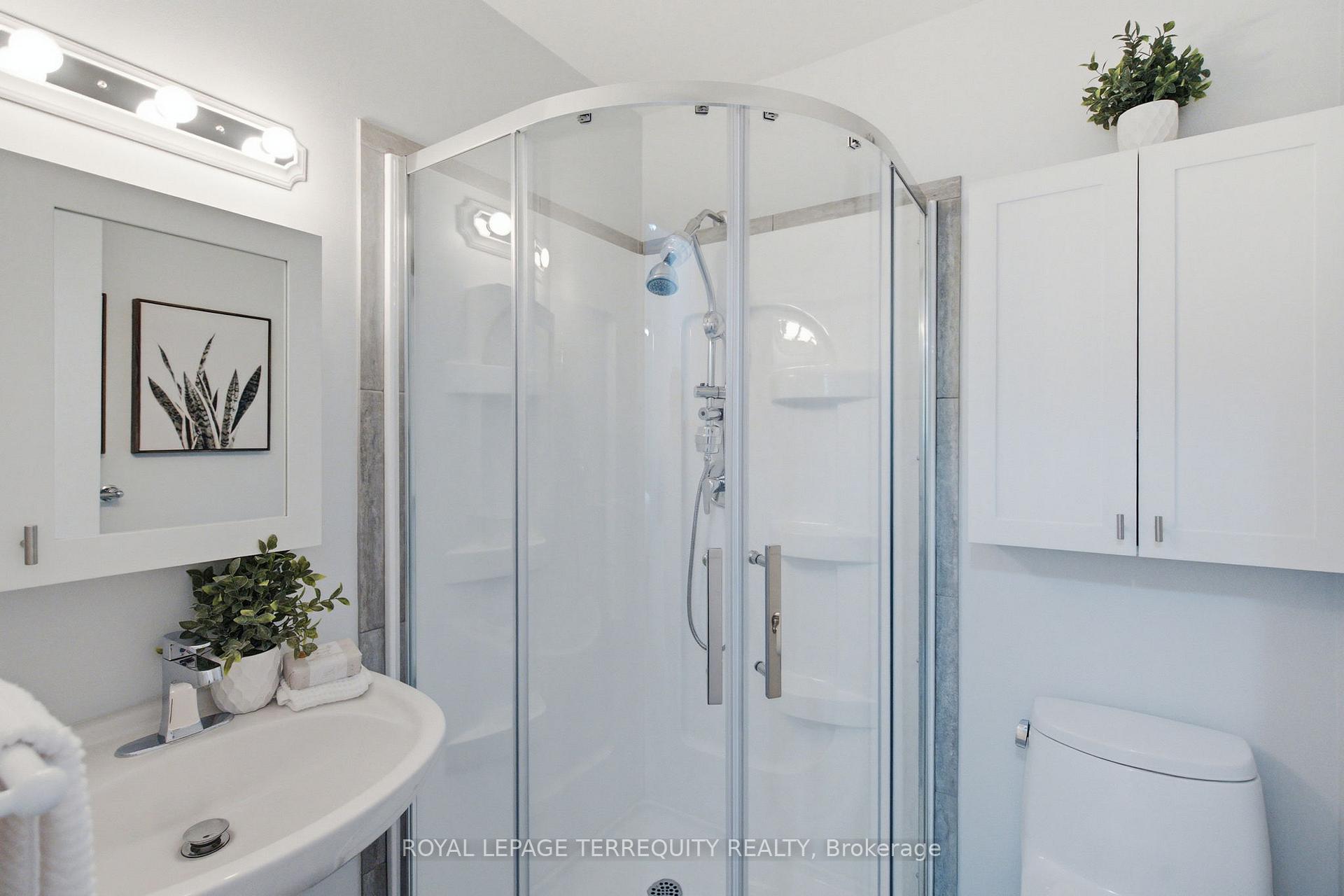 Photo 23 of 1765 Dufferin Street, Whitby, Port Whitby — HOMEH