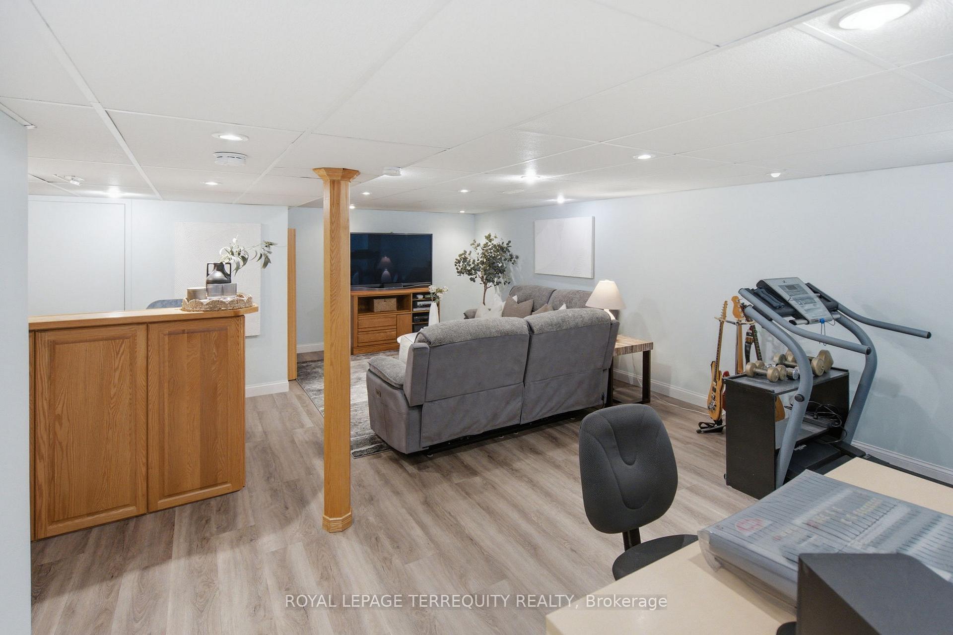 Photo 32 of 1765 Dufferin Street, Whitby, Port Whitby — HOMEH