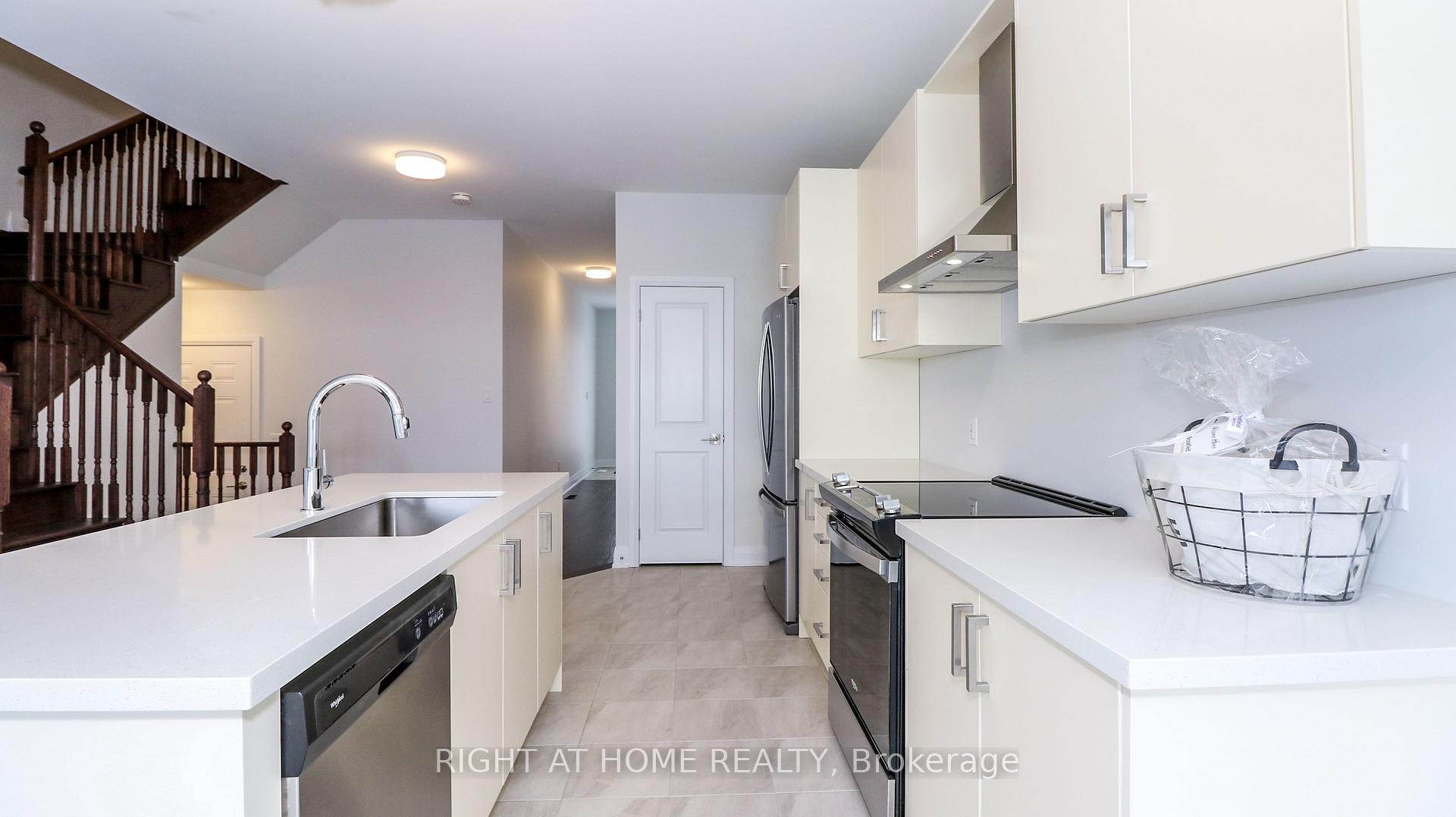 Photo 14 of 18 Periwinkle Road, Springwater, Midhurst — HOMEH