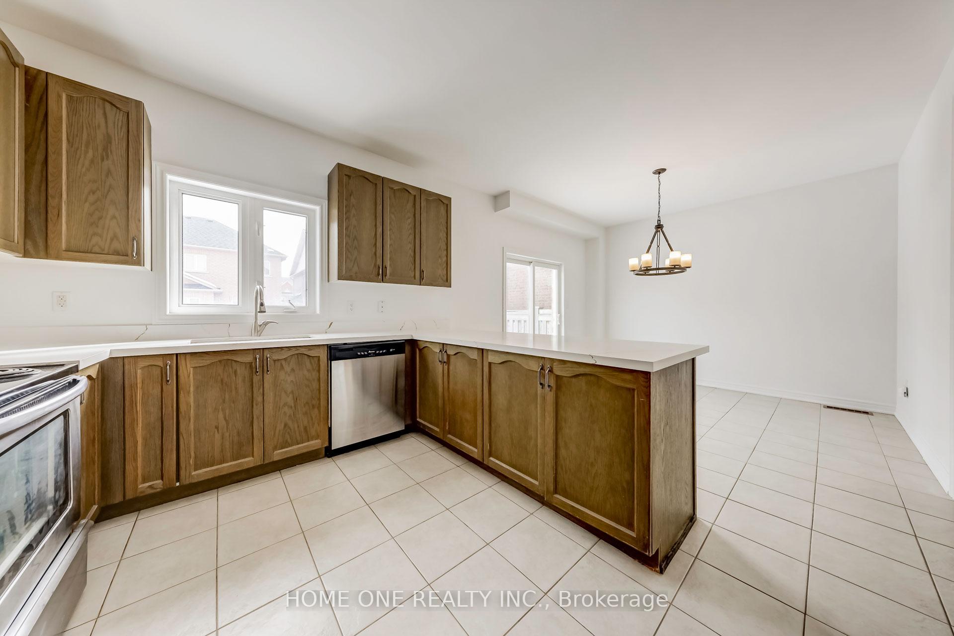Photo 18 of 39 Silverado Hills Drive, Markham, Cathedraltown — HOMEH