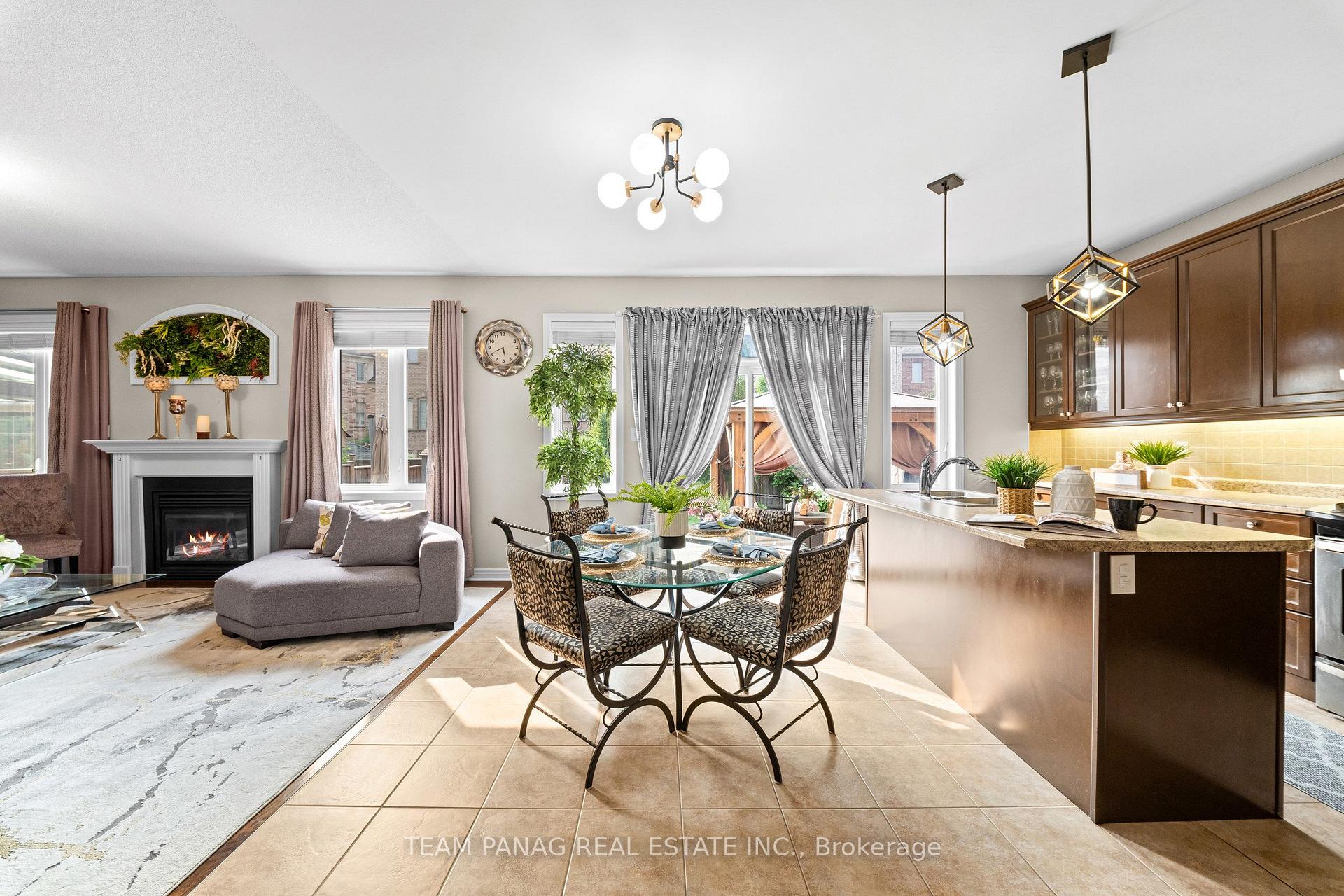 Photo 14 of 32 Impulse Circle, Brampton, Credit Valley — HOMEH