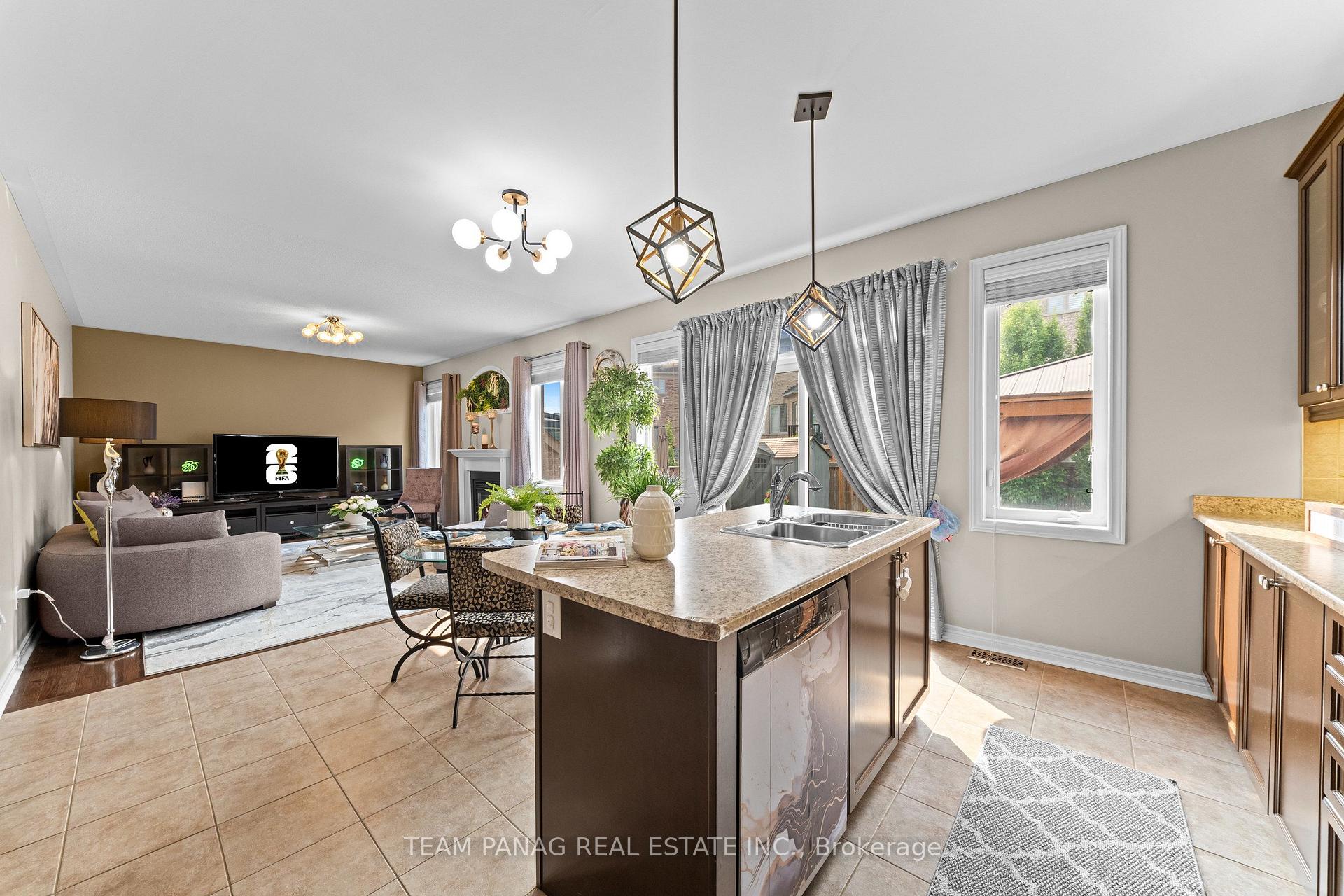 Photo 20 of 32 Impulse Circle, Brampton, Credit Valley — HOMEH