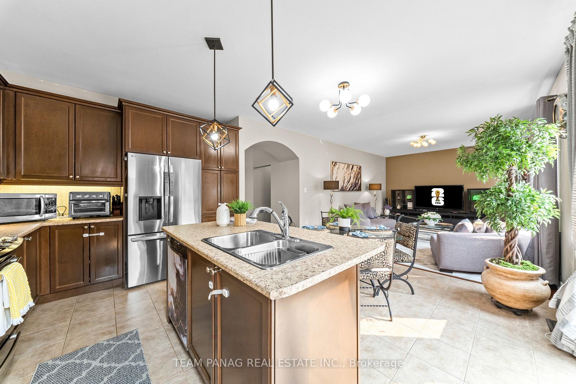 Photo 22 of 32 Impulse Circle, Brampton, Credit Valley — HOMEH