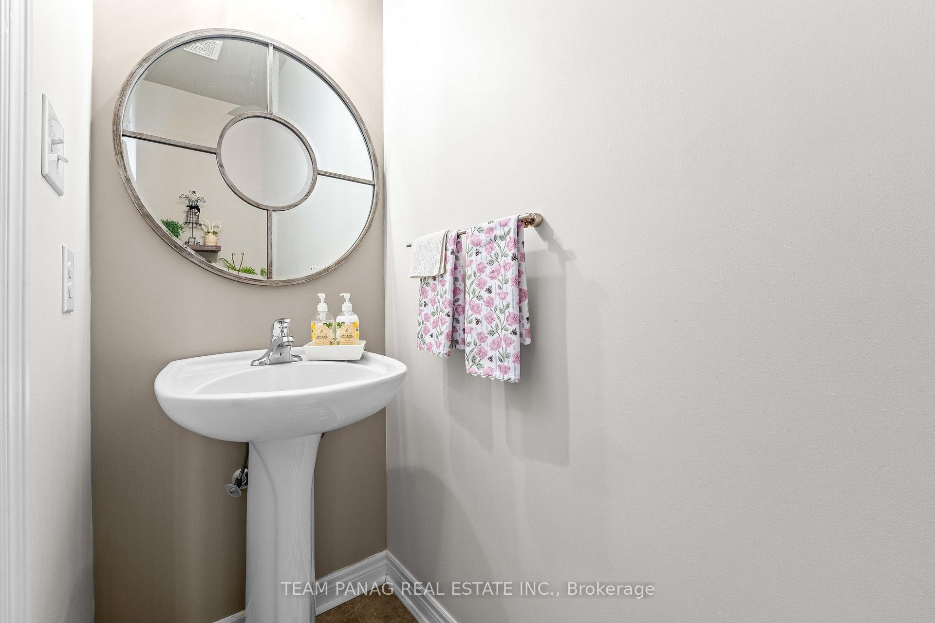 Photo 25 of 32 Impulse Circle, Brampton, Credit Valley — HOMEH