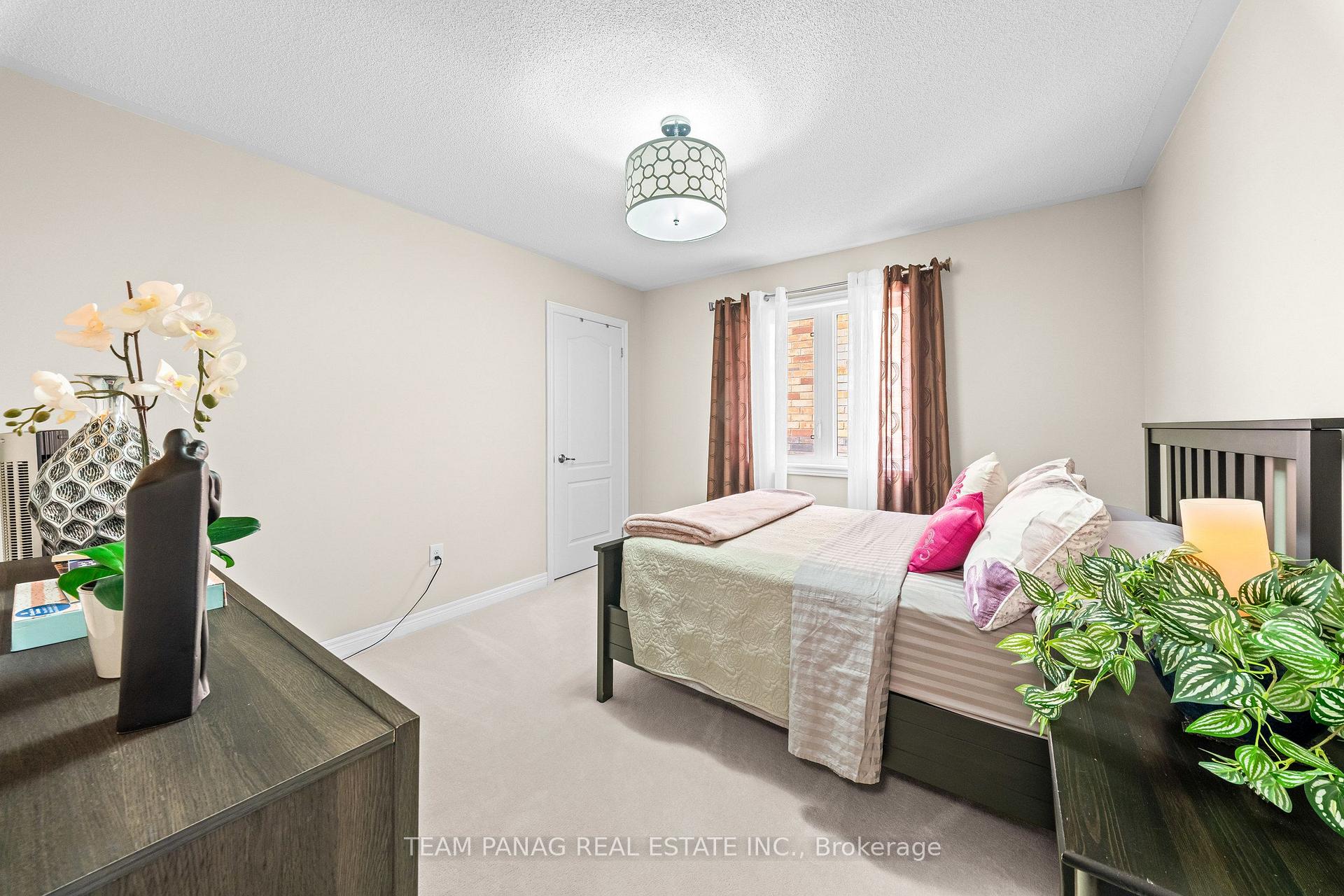 Photo 41 of 32 Impulse Circle, Brampton, Credit Valley — HOMEH