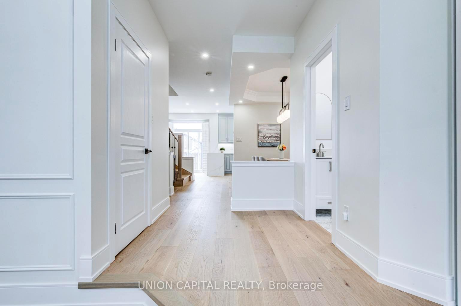 Photo 6 of 69 Southbrook Crescent, Markham, Cachet — HOMEH