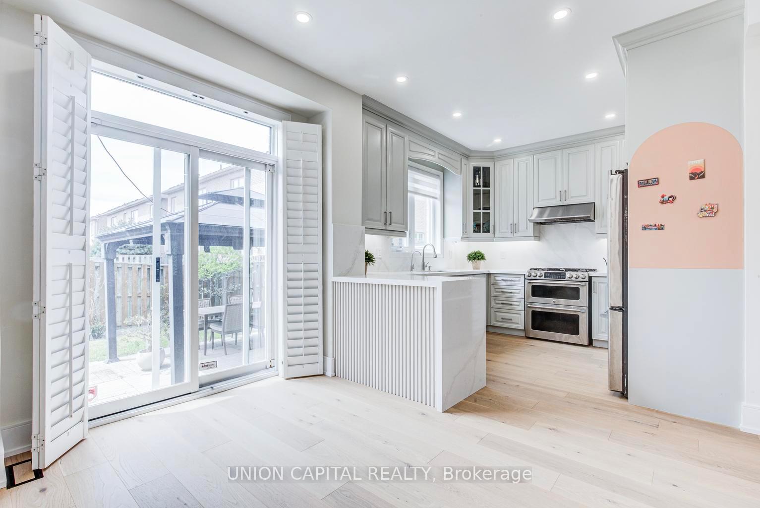 Photo 16 of 69 Southbrook Crescent, Markham, Cachet — HOMEH