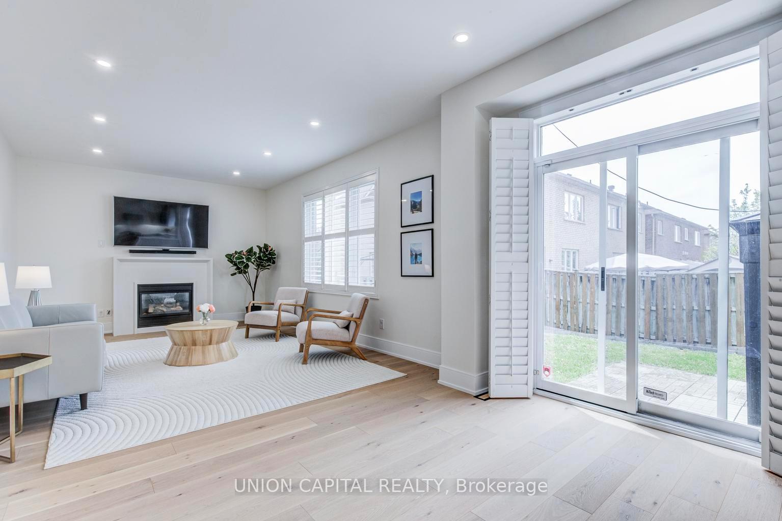 Photo 17 of 69 Southbrook Crescent, Markham, Cachet — HOMEH