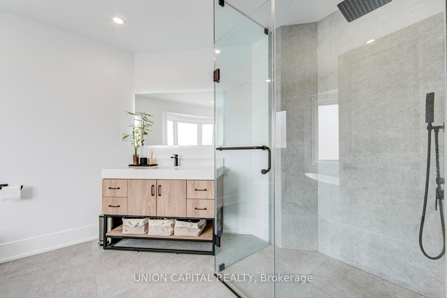 Photo 29 of 69 Southbrook Crescent, Markham, Cachet — HOMEH
