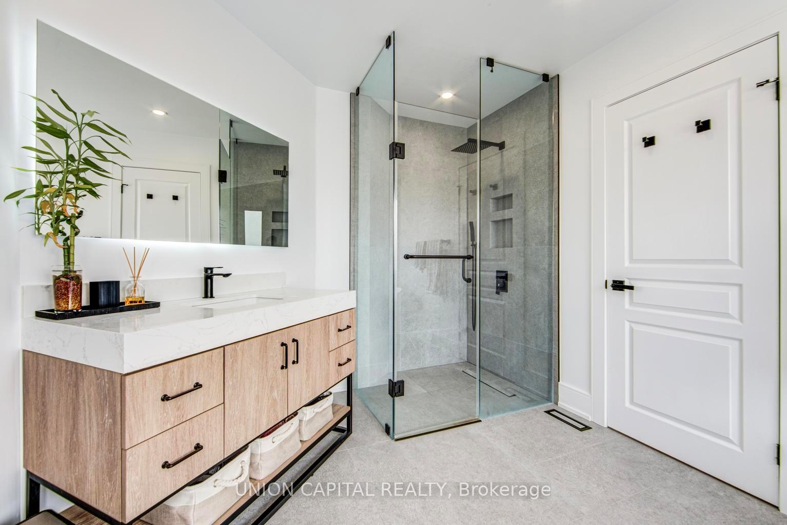Photo 30 of 69 Southbrook Crescent, Markham, Cachet — HOMEH