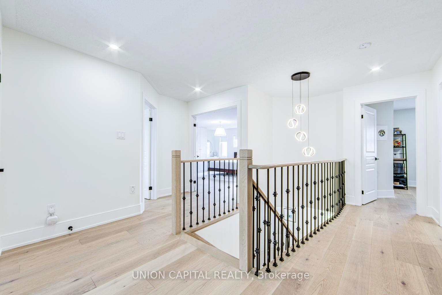 Photo 42 of 69 Southbrook Crescent, Markham, Cachet — HOMEH