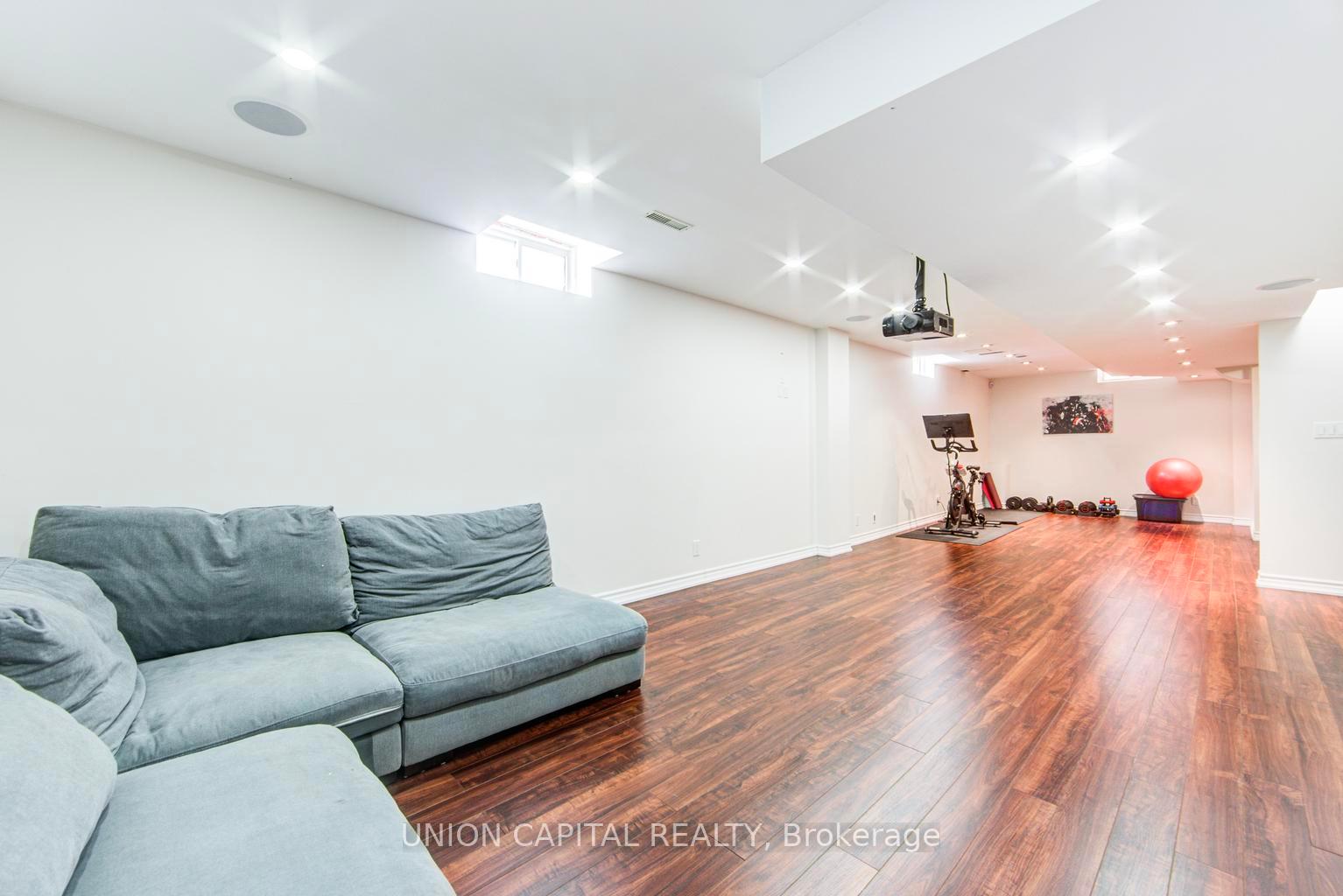 Photo 44 of 69 Southbrook Crescent, Markham, Cachet — HOMEH
