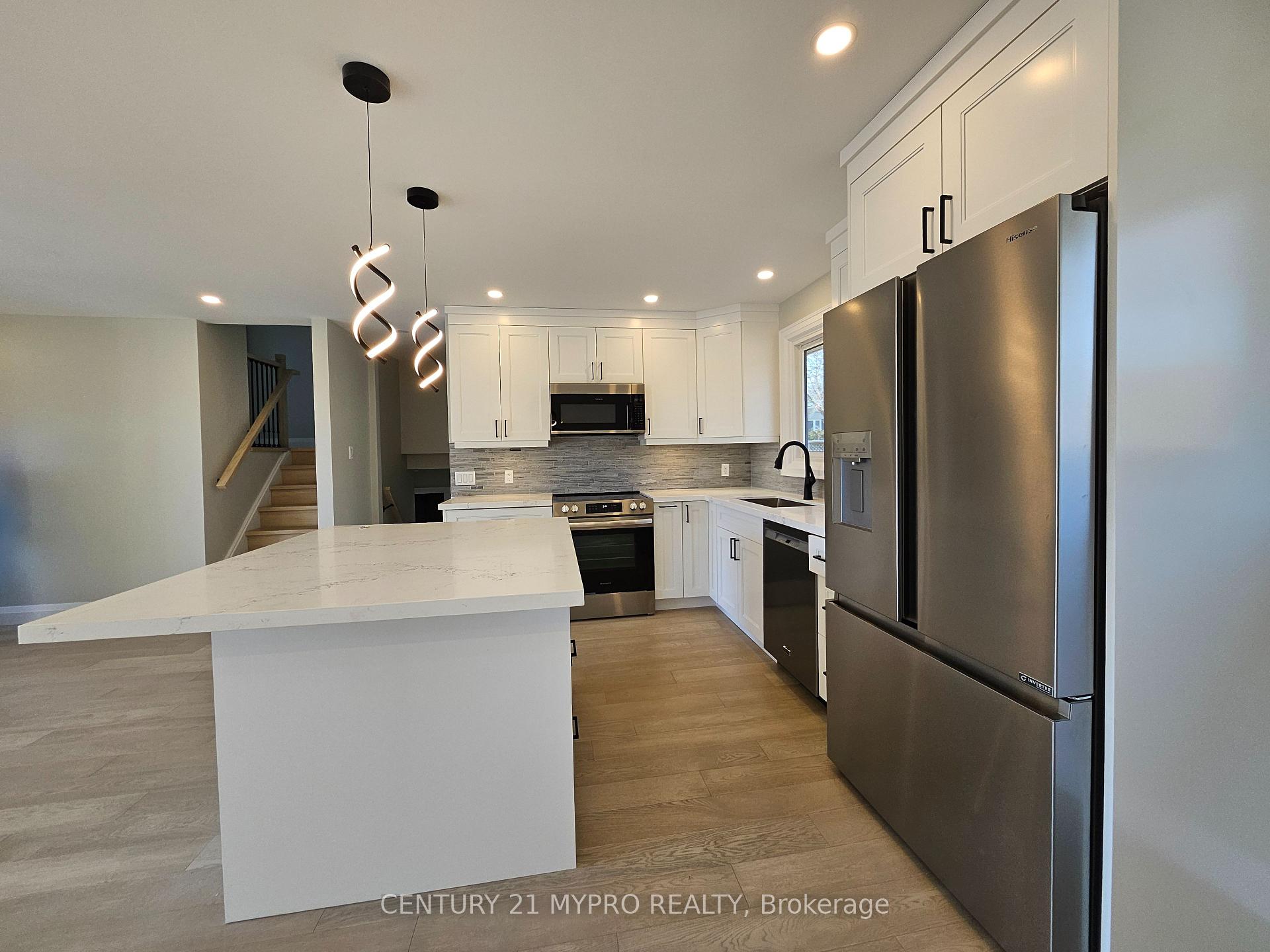 Photo 7 of 2135 Cobblestone Drive, Burlington, Brant Hills — HOMEH